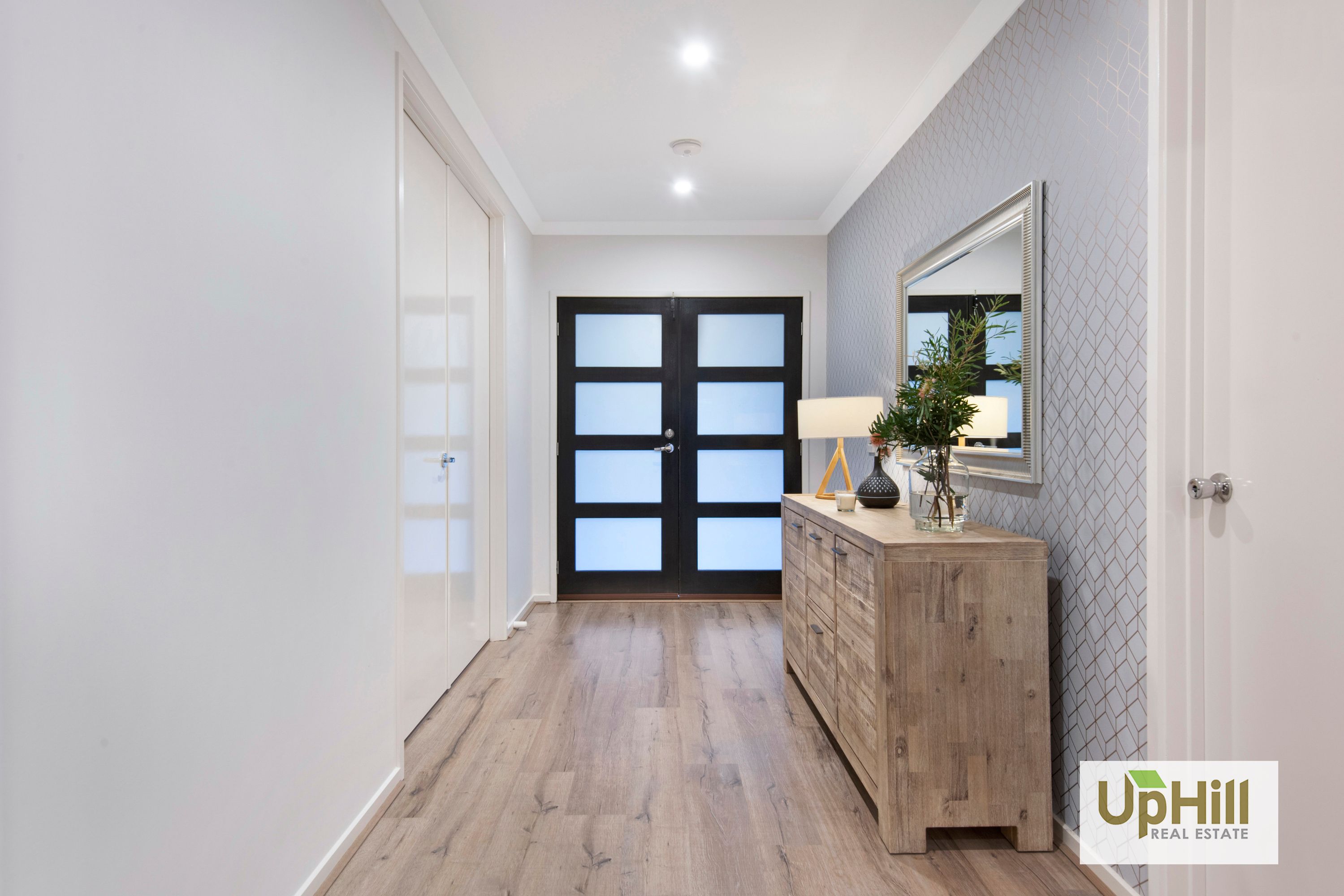 16 Mernoo Avenue, Clyde North - Thumbnail 2