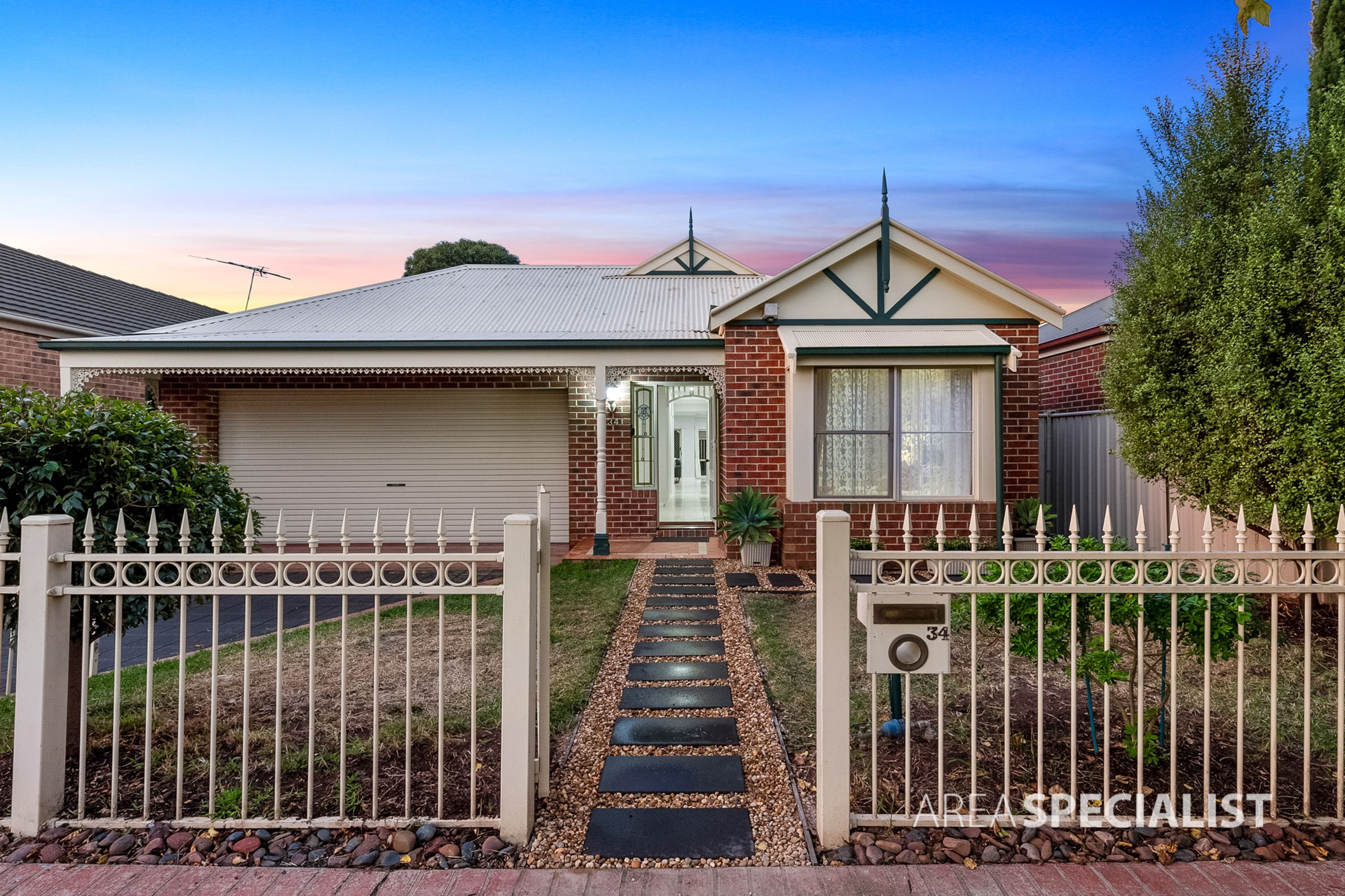 34 Ranmore Grove, Caroline Springs VIC 3023, Caroline Springs - Thumbnail 2