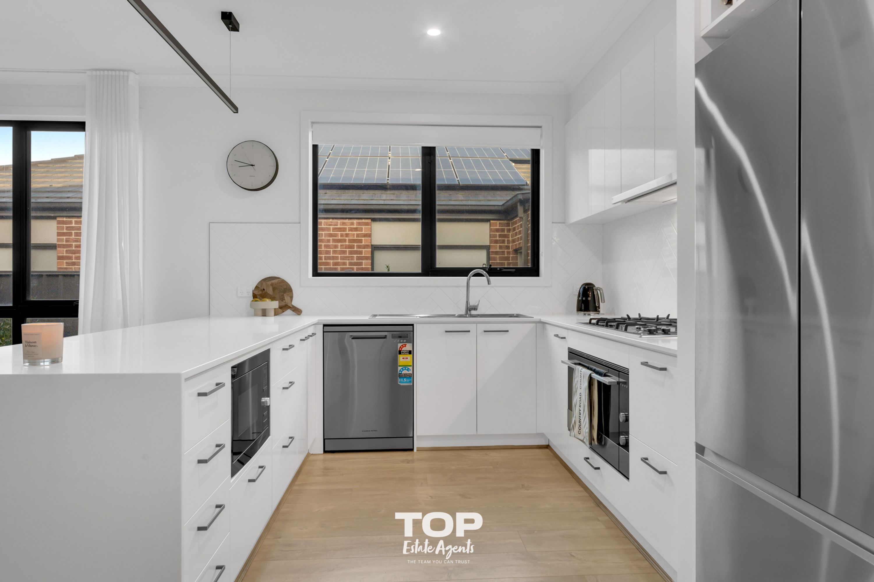 100 Athenaeum Avenue, Clyde North - Thumbnail 6