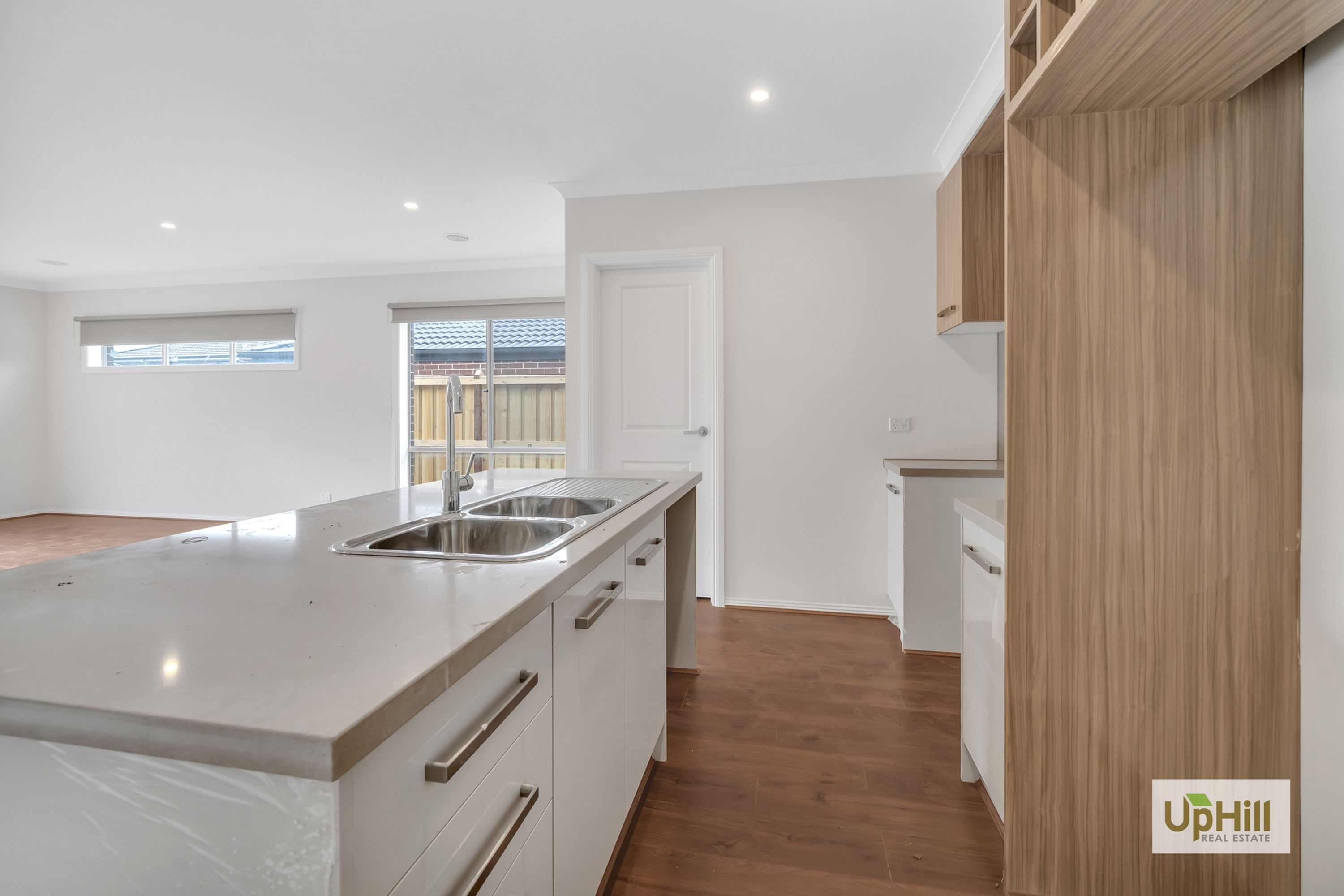18 Gallant Drive, Clyde North - Thumbnail 5