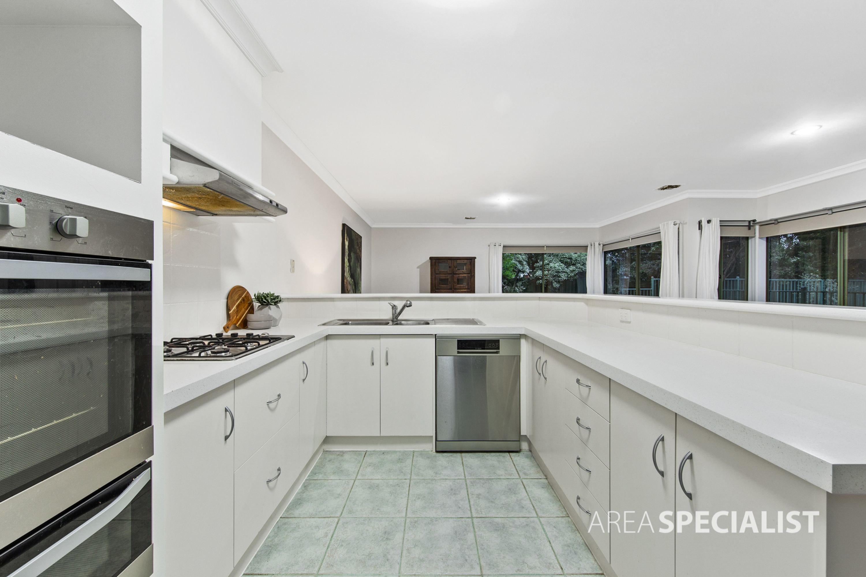19 Kyneton Circuit, Caroline Springs VIC 3023, Caroline Springs - Thumbnail 3