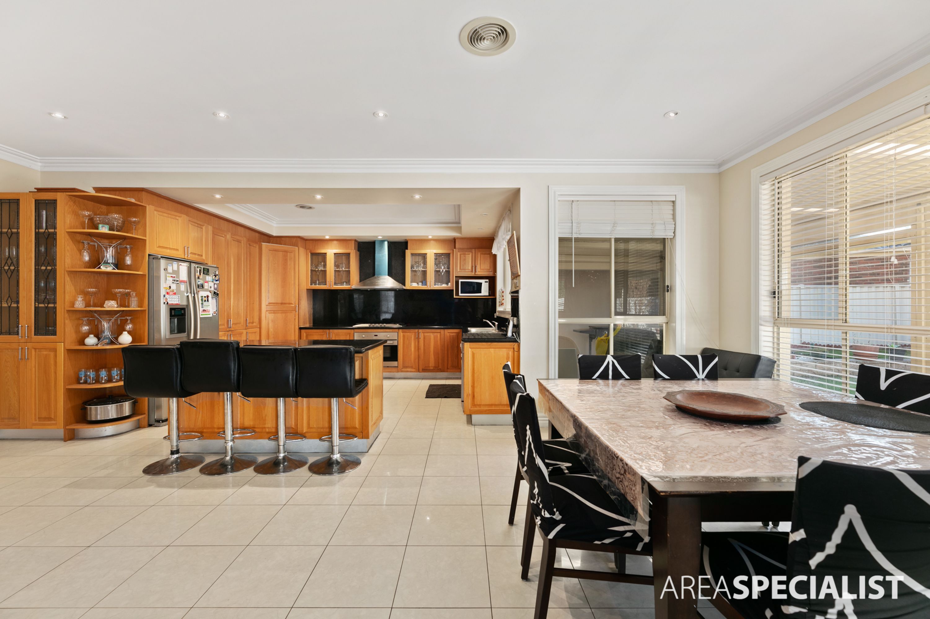 6 Tyrell Walk, Caroline Springs VIC 3023, Caroline Springs - Thumbnail 6