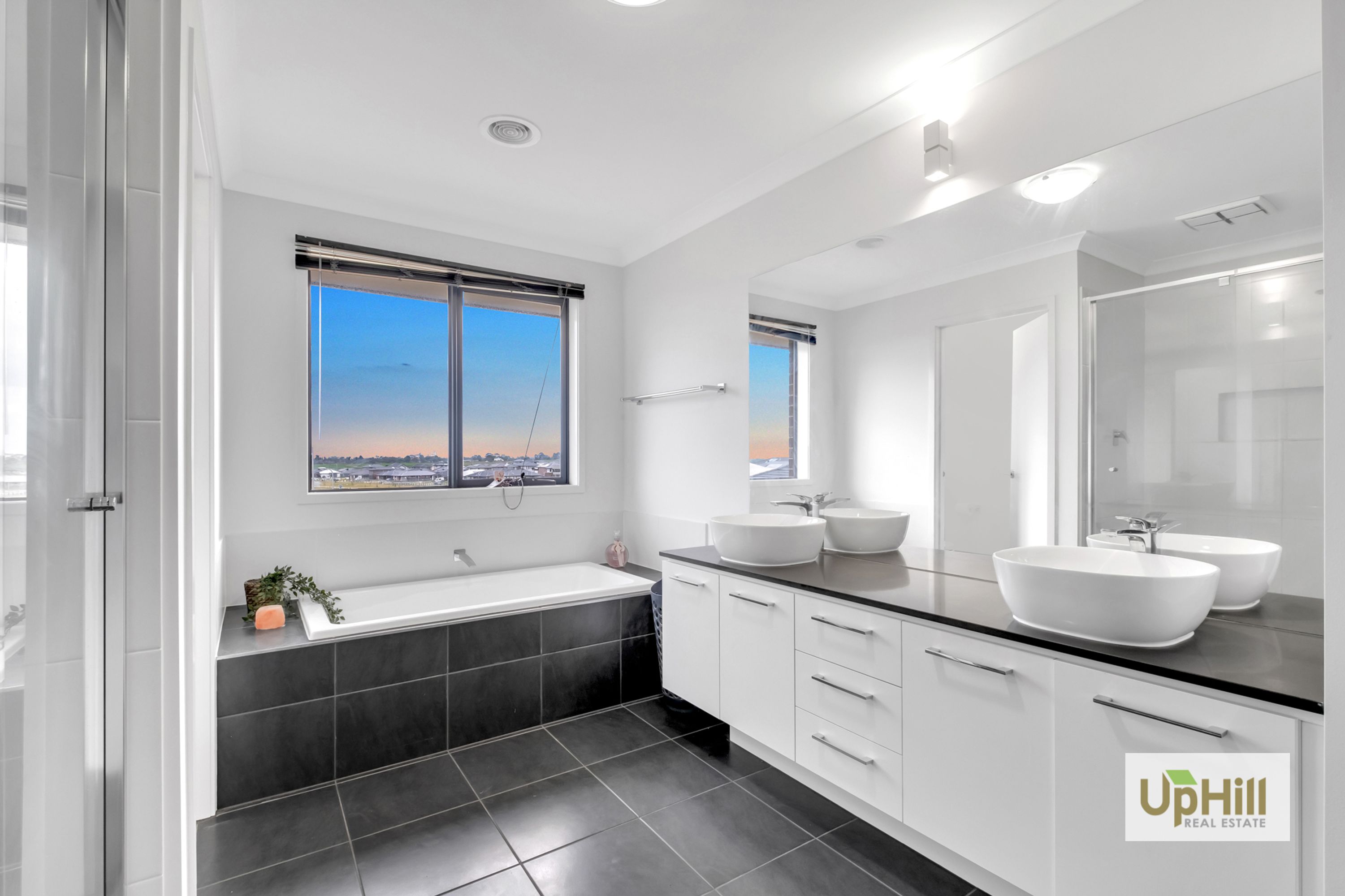 19 Merribrook Boulevard, Clyde - Thumbnail 4