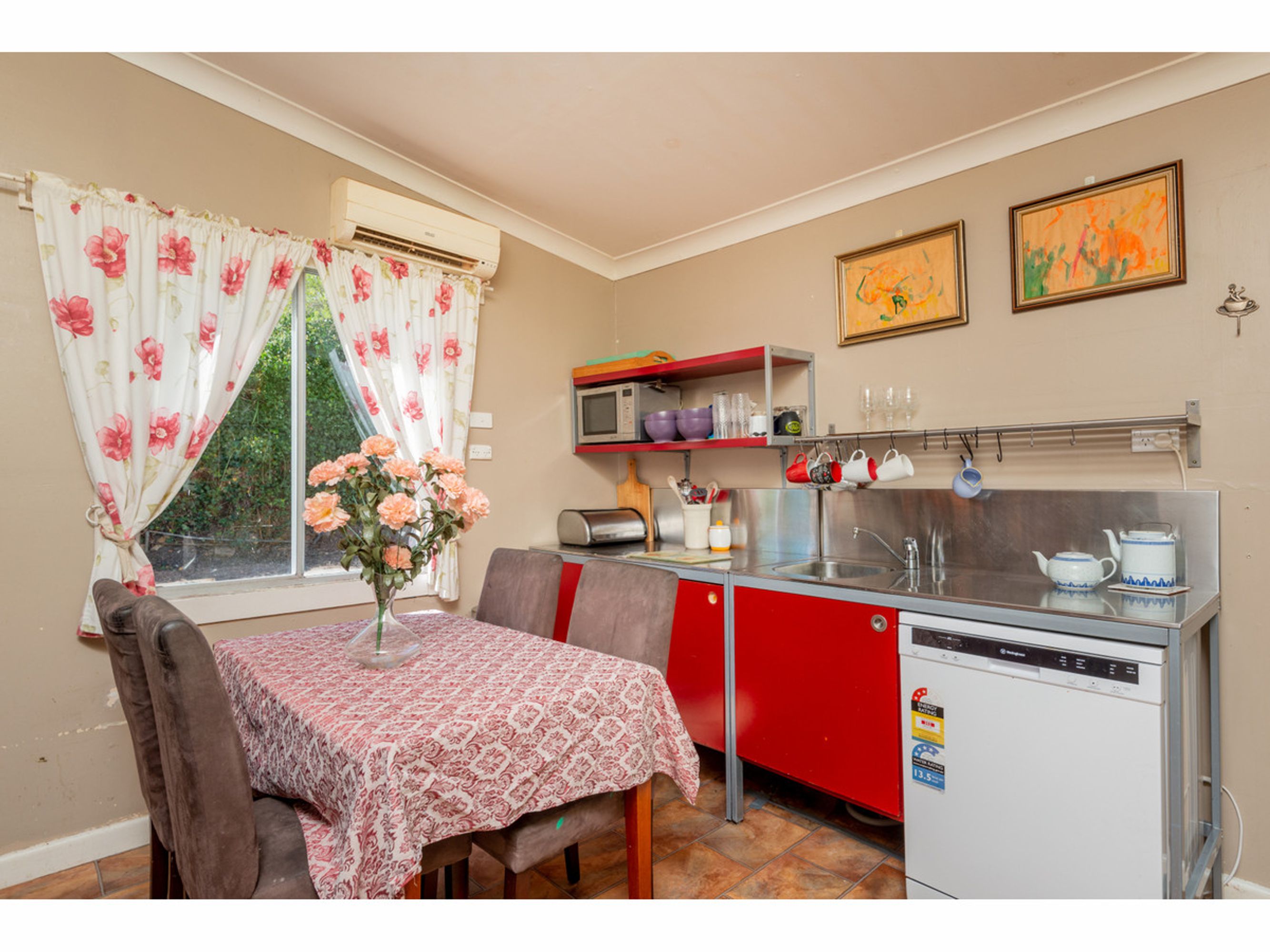 10 Murri Street, Katoomba - Thumbnail 2