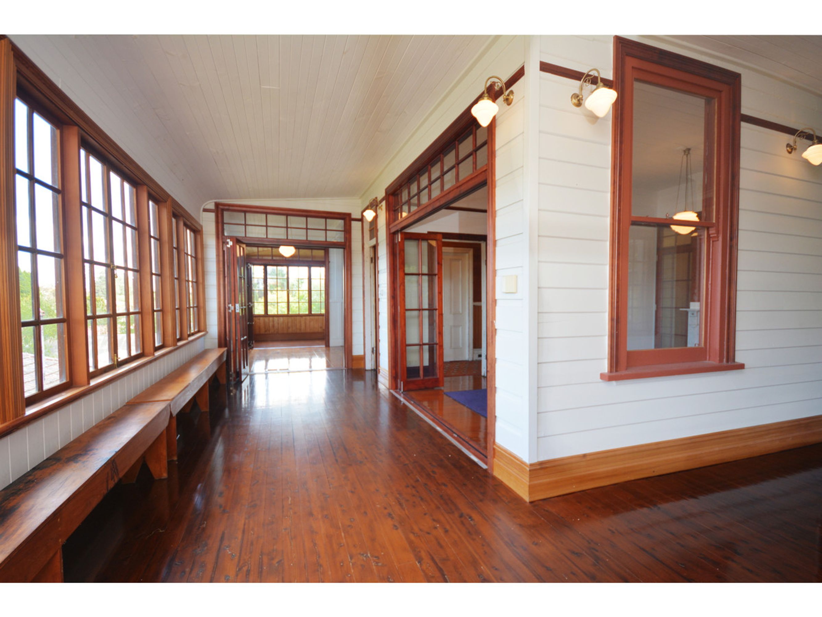 71 Lurline Street, Katoomba - Thumbnail 2