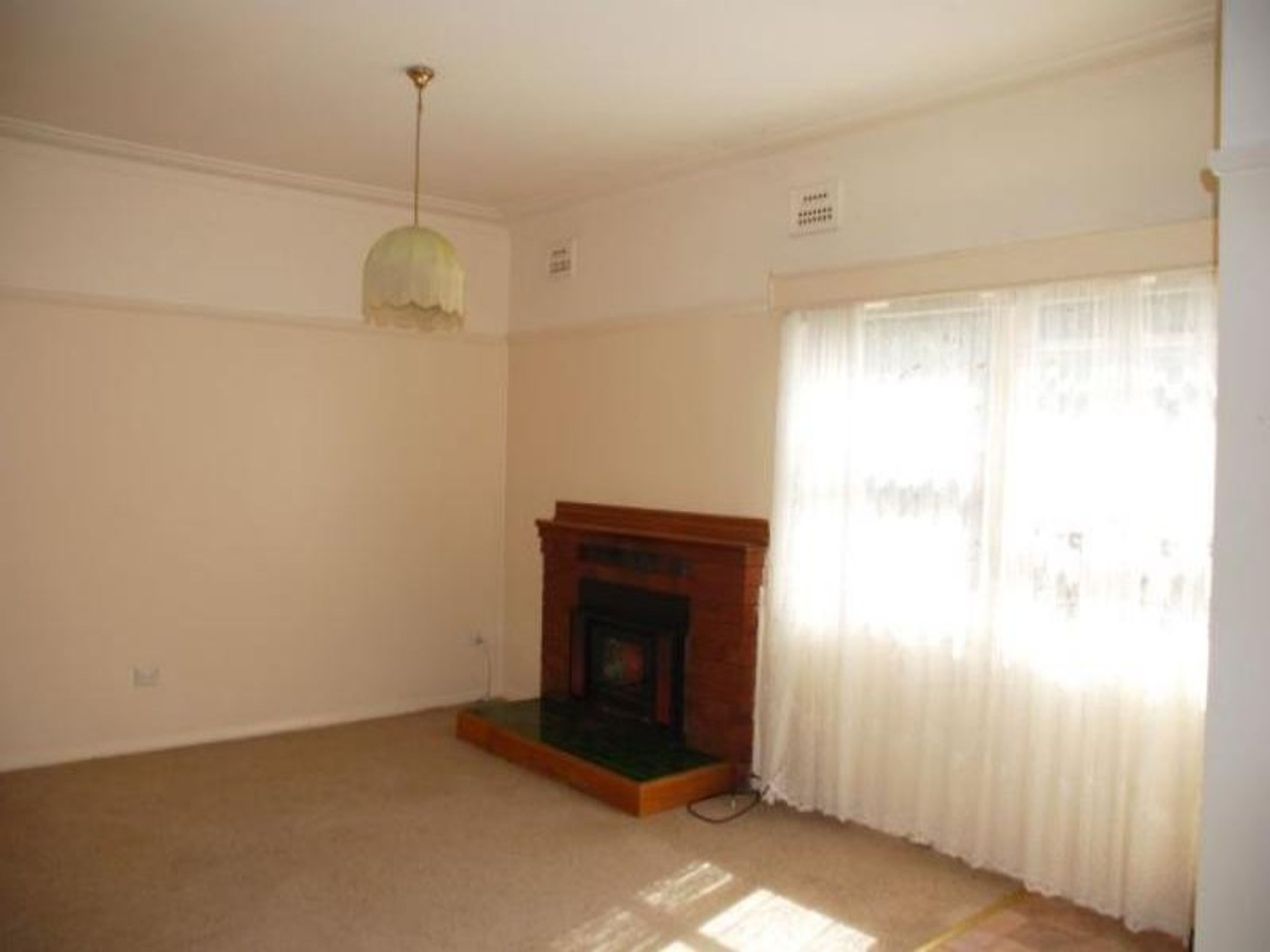 4 Gates Ave, Katoomba - Thumbnail 2