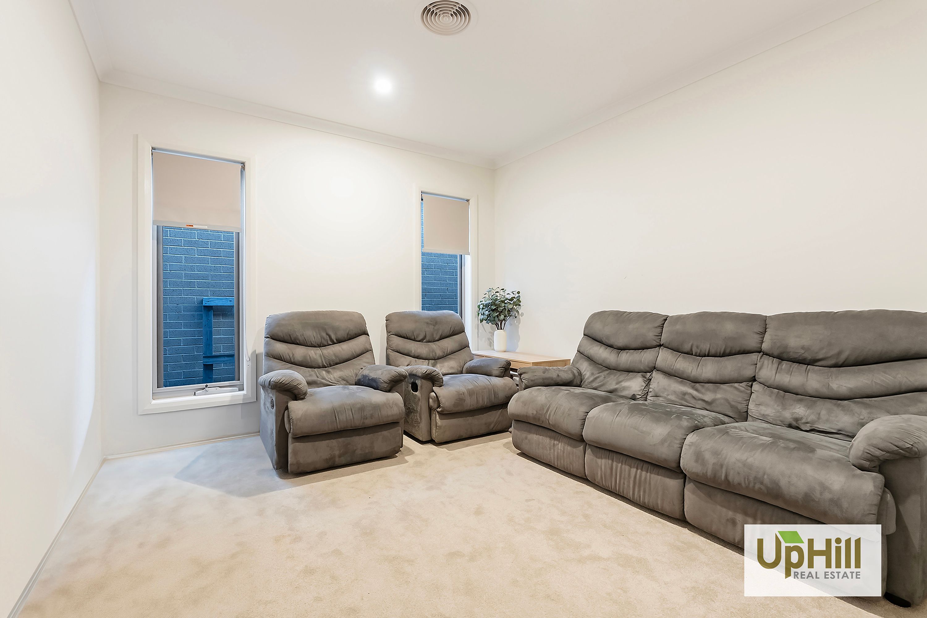 28 Khan Boulevard, Clyde North - Thumbnail 5