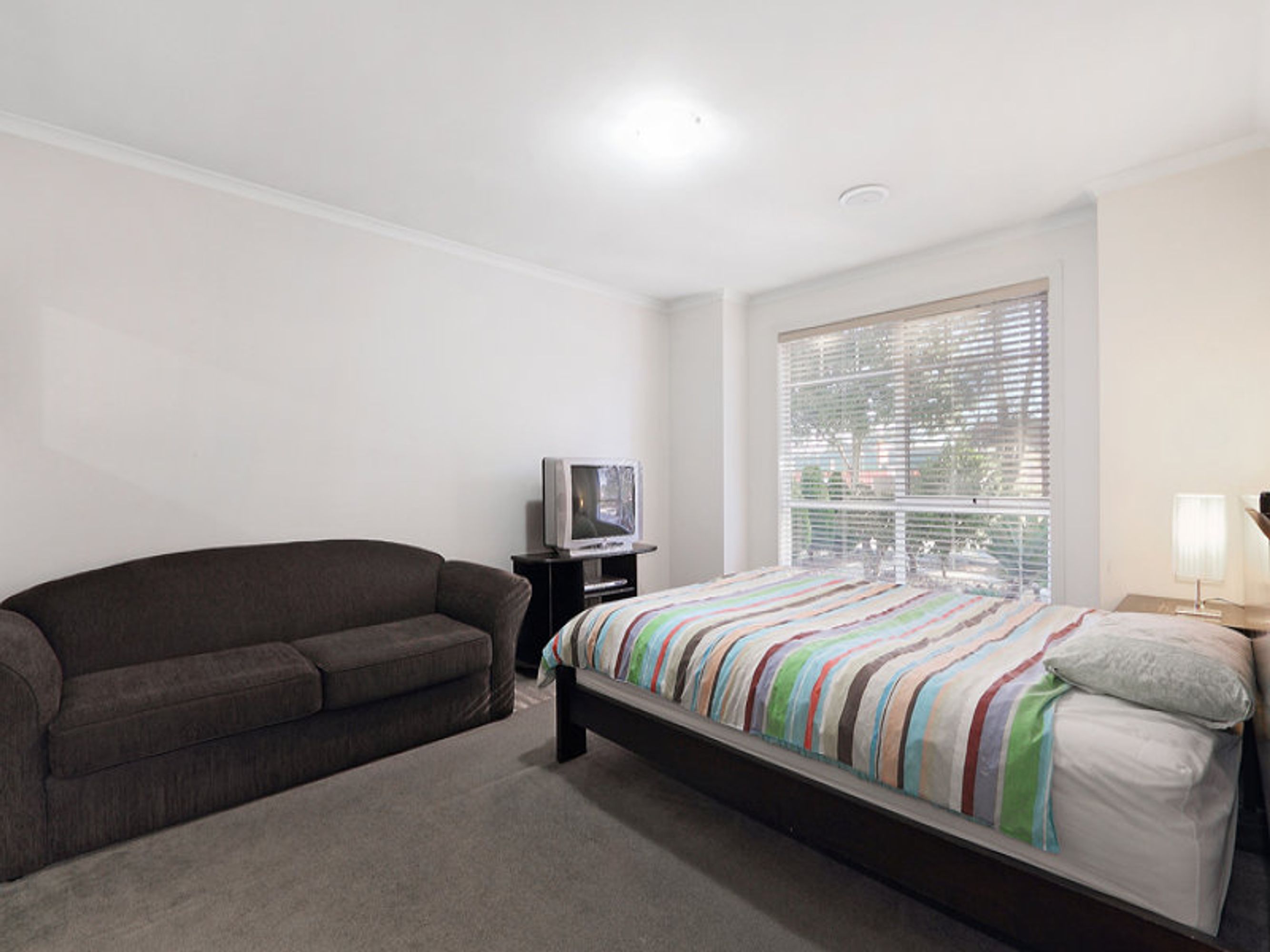 26 Ivory Crescent, Springvale South - Thumbnail 6