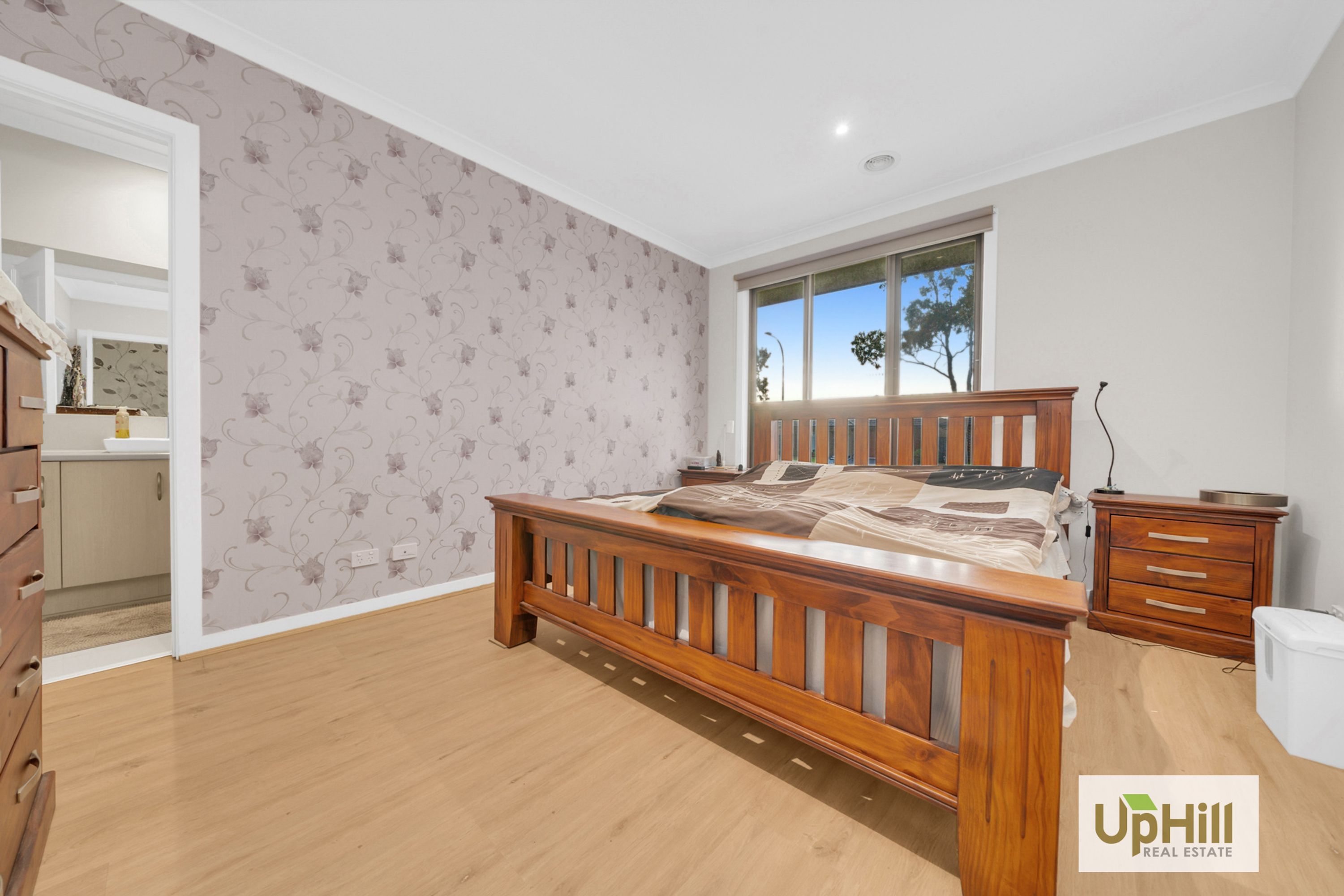 83 Selandra Boulevard, Clyde North - Thumbnail 2
