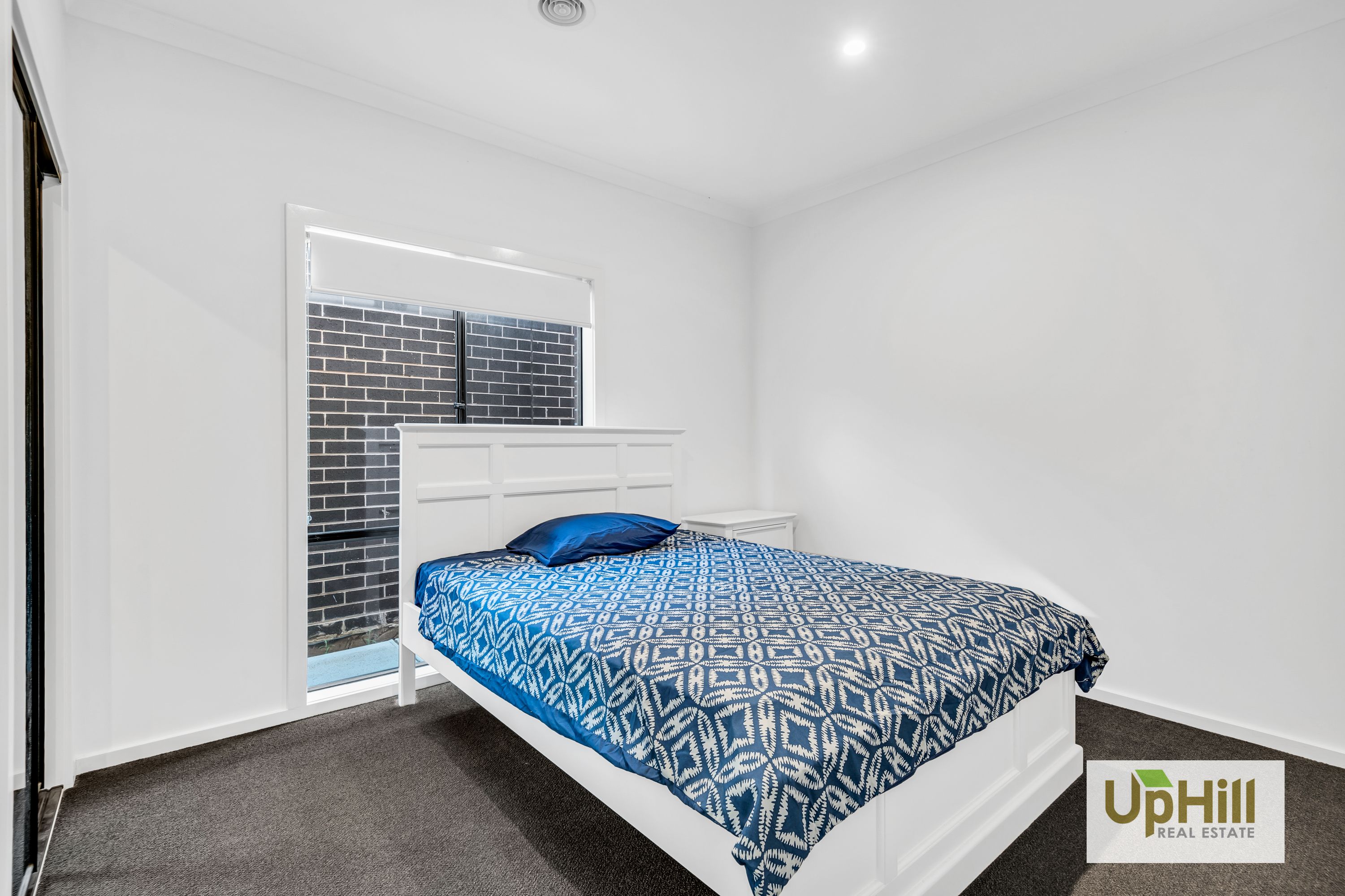 53 Bazadaise Drive, Clyde North - Thumbnail 4