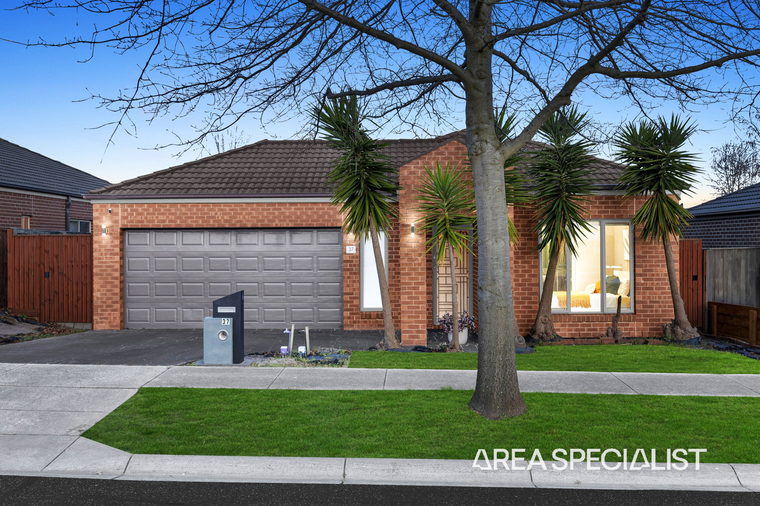 37 Grassland Crescent, Officer - Image 1