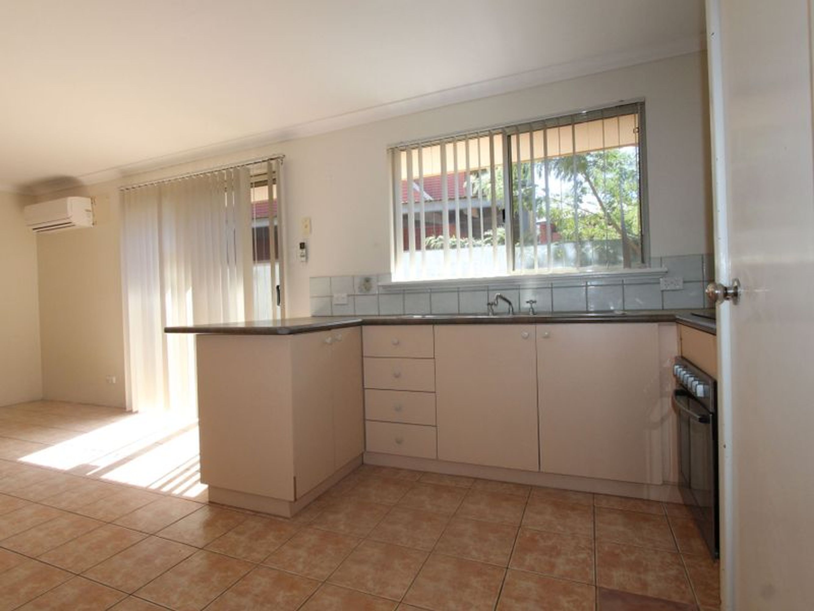 2/29 Koombana Avenue, South Hedland, South Hedland - Thumbnail 2