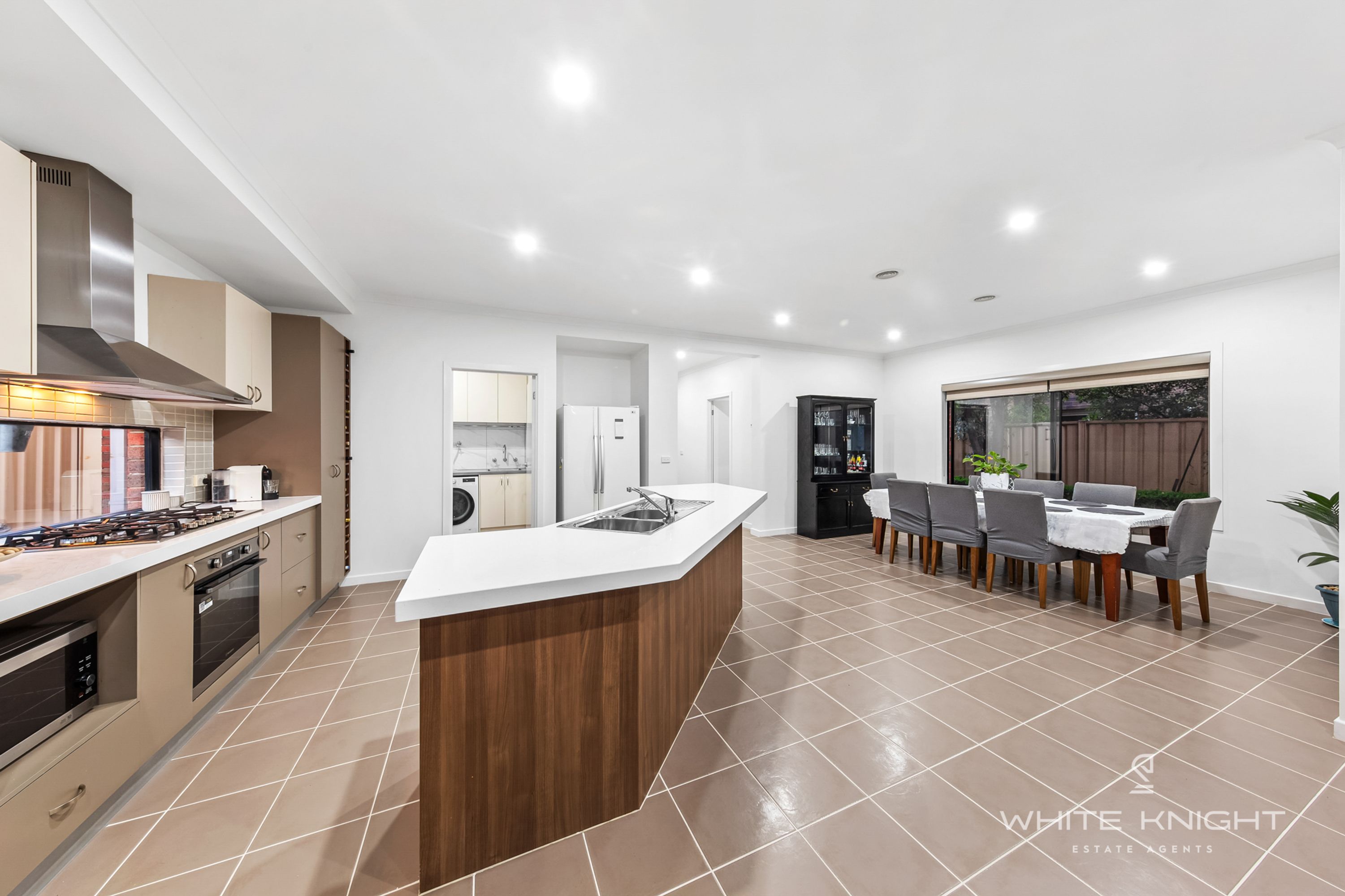 8 Oldis Close, Caroline Springs VIC 3023, Caroline Springs - Thumbnail 5