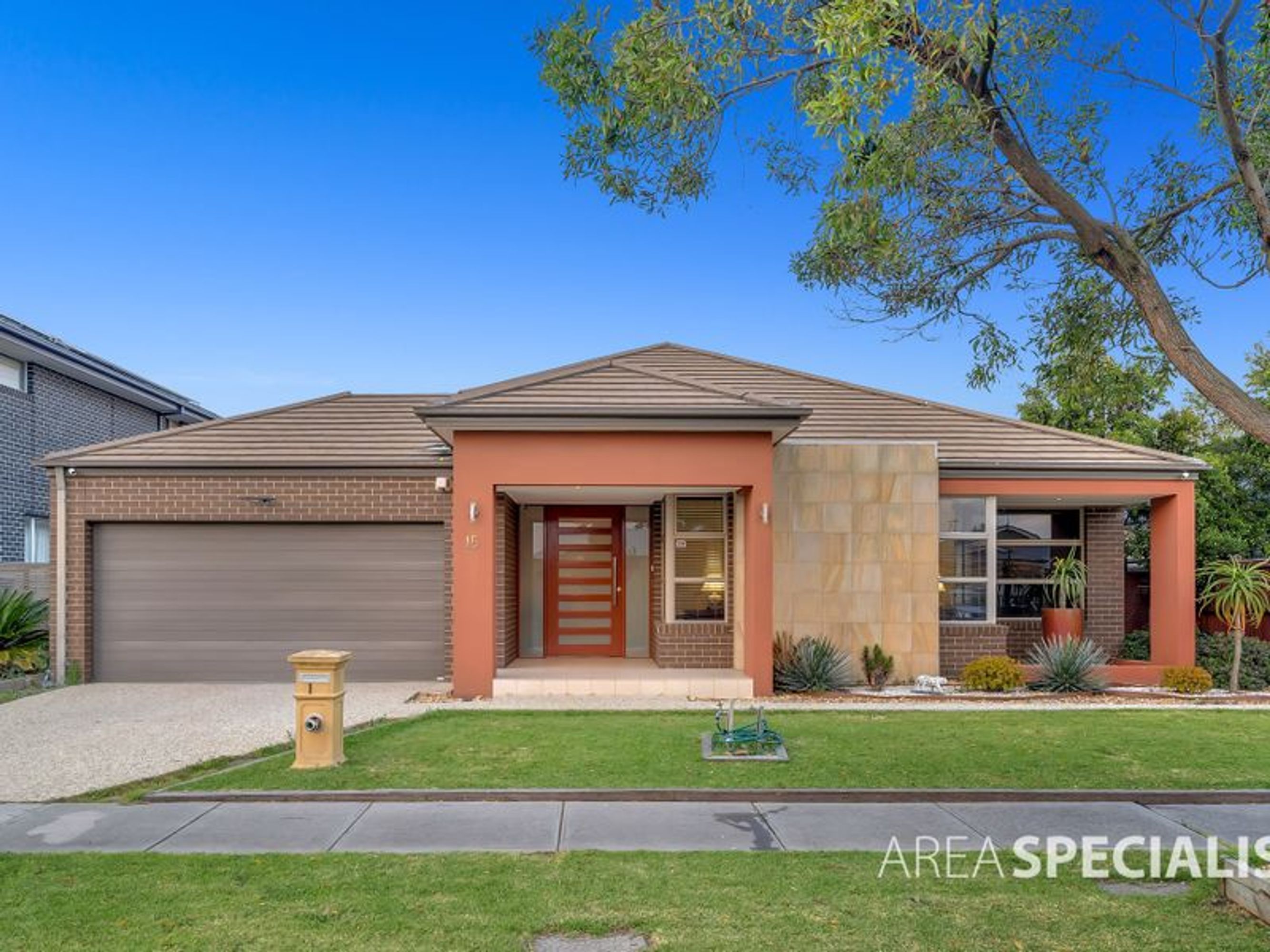 15 Mallett Grove, Lyndhurst, VIC 3975