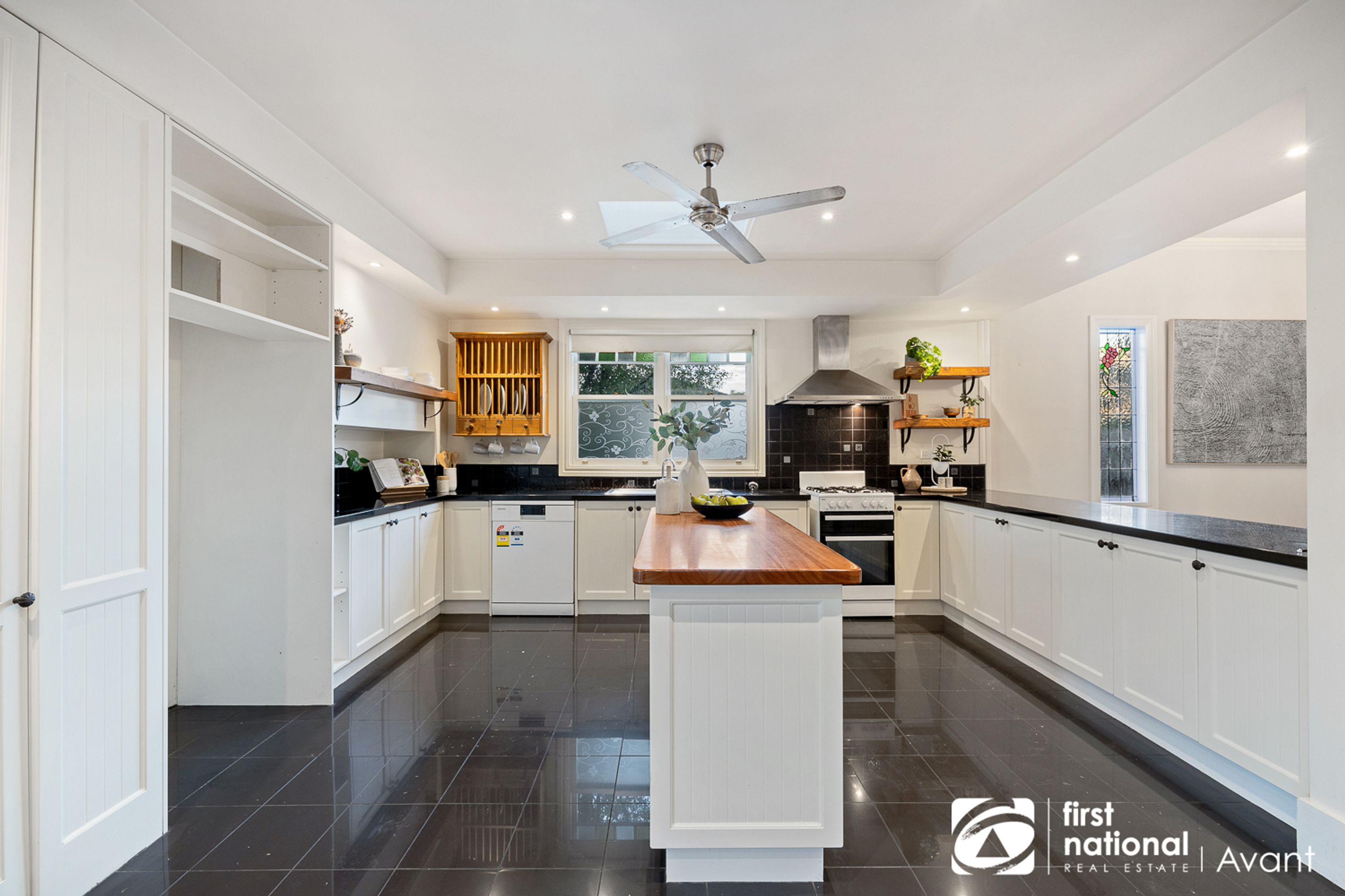 42 Whitehorse Road, Blackburn - Thumbnail 5