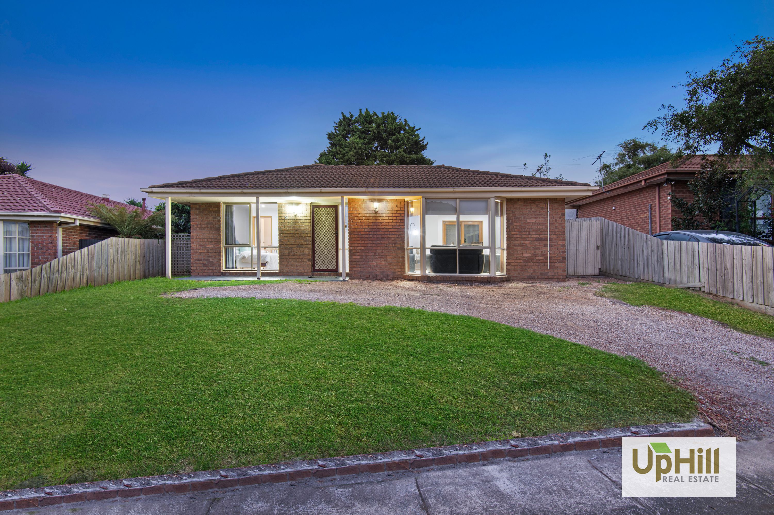 61 Courtenay Avenue, Cranbourne North - Thumbnail 2