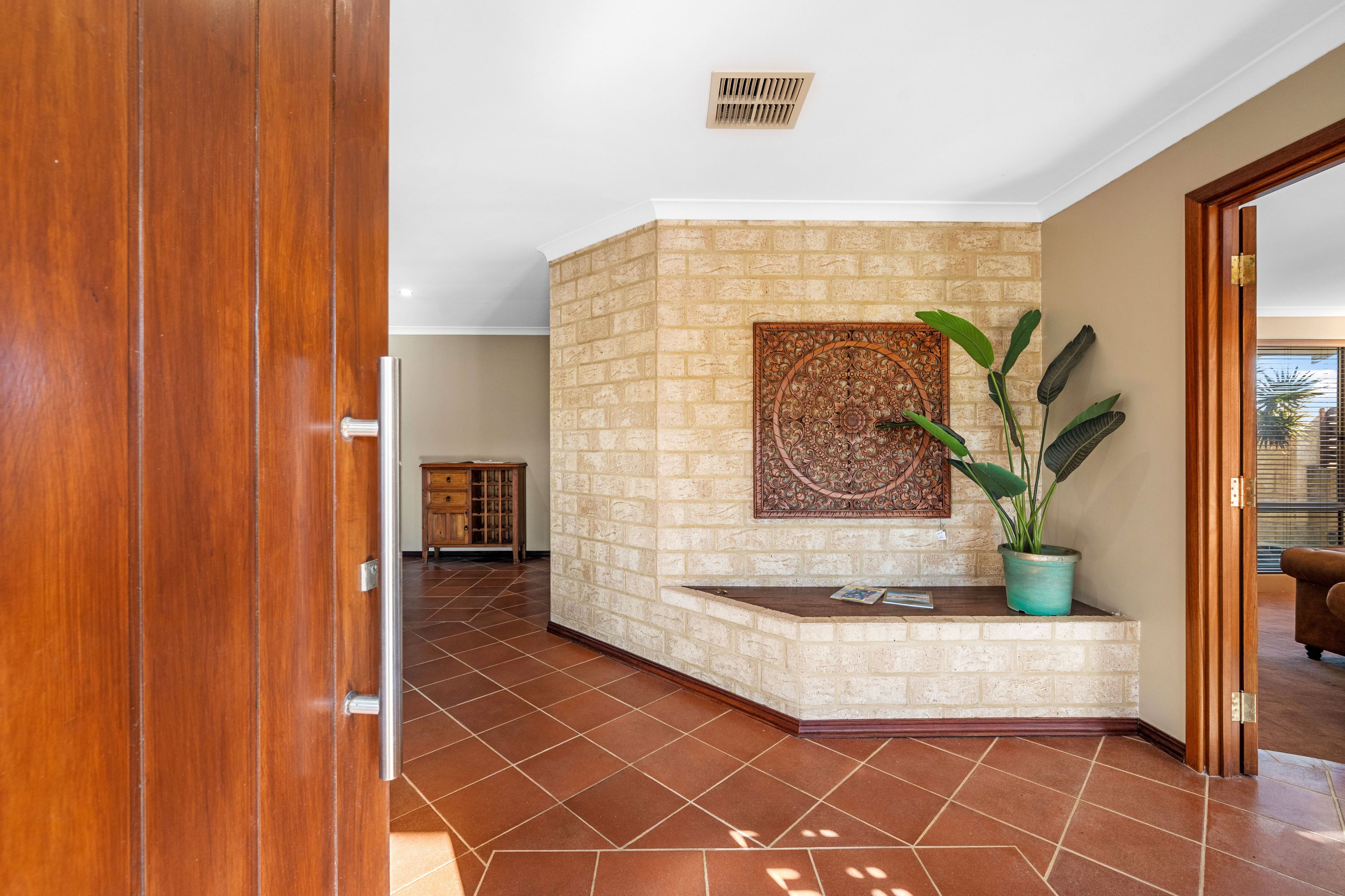 19 ETCHELL COURT, Ocean Reef - Thumbnail 3