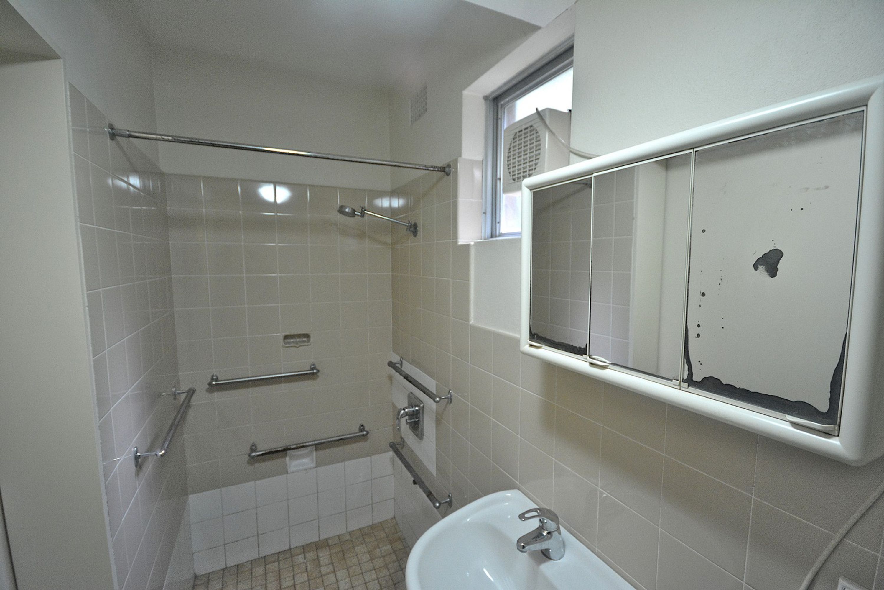 3/4 David Road, Springwood - Thumbnail 7