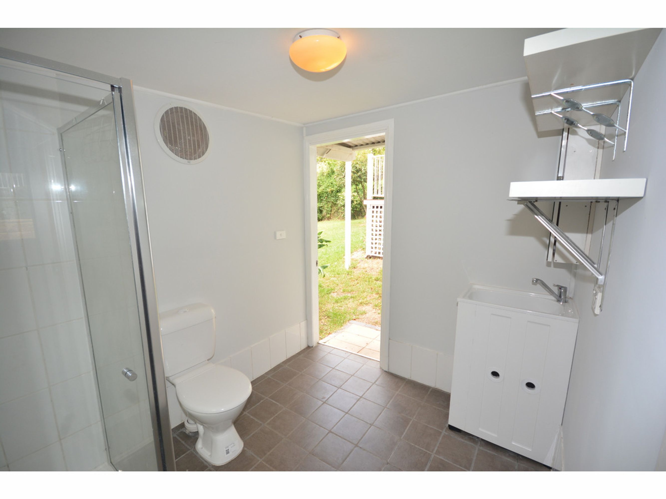 13 Oaklands Road, Hazelbrook - Thumbnail 6
