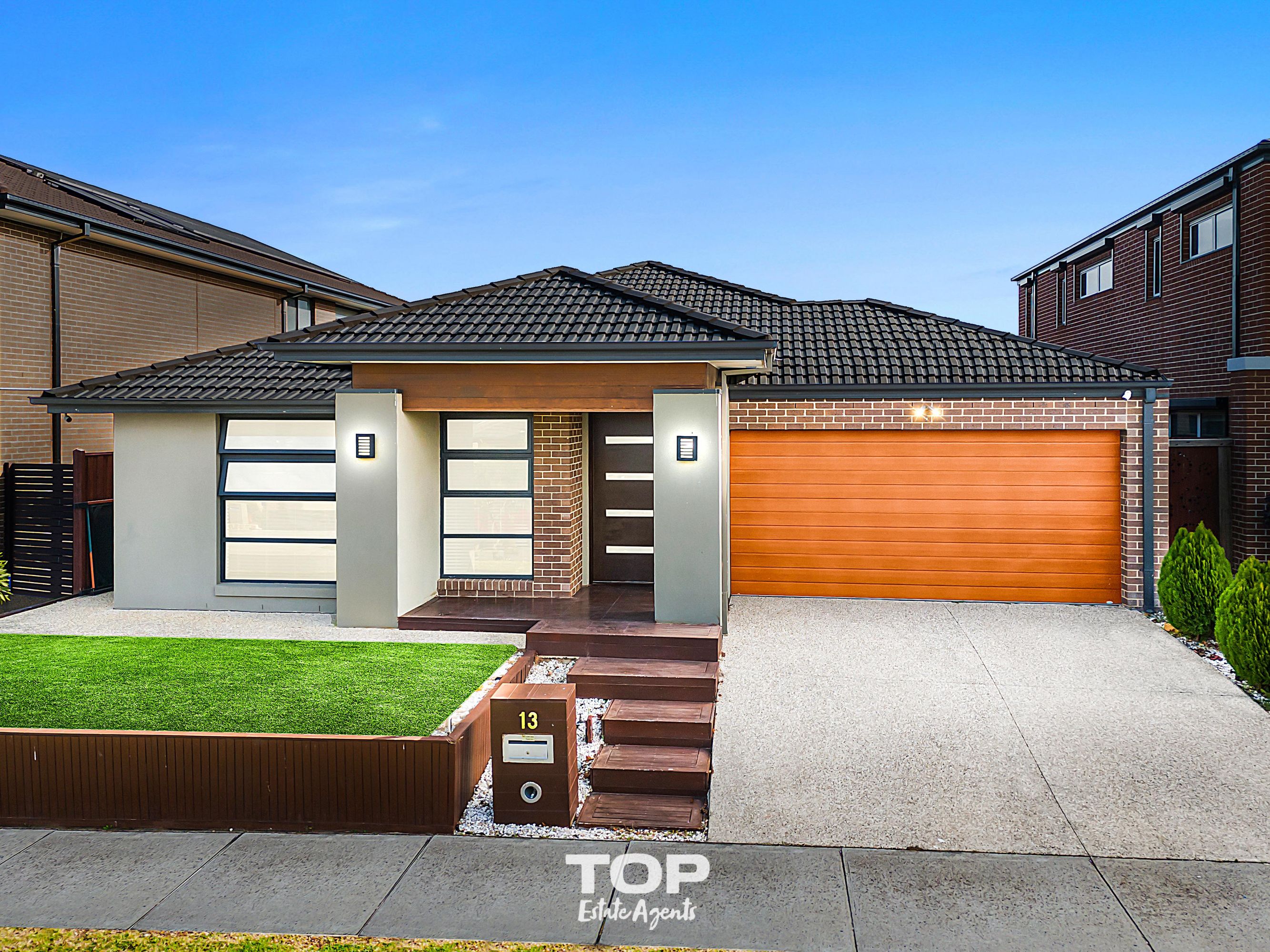 13 Thistle Drive, Clyde North - Thumbnail 3