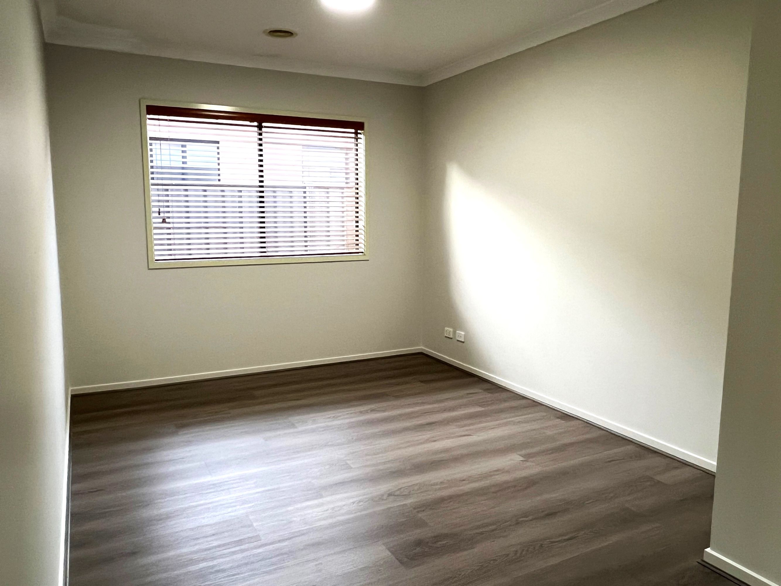 12 Sagan Drive, Cranbourne North - Thumbnail 6