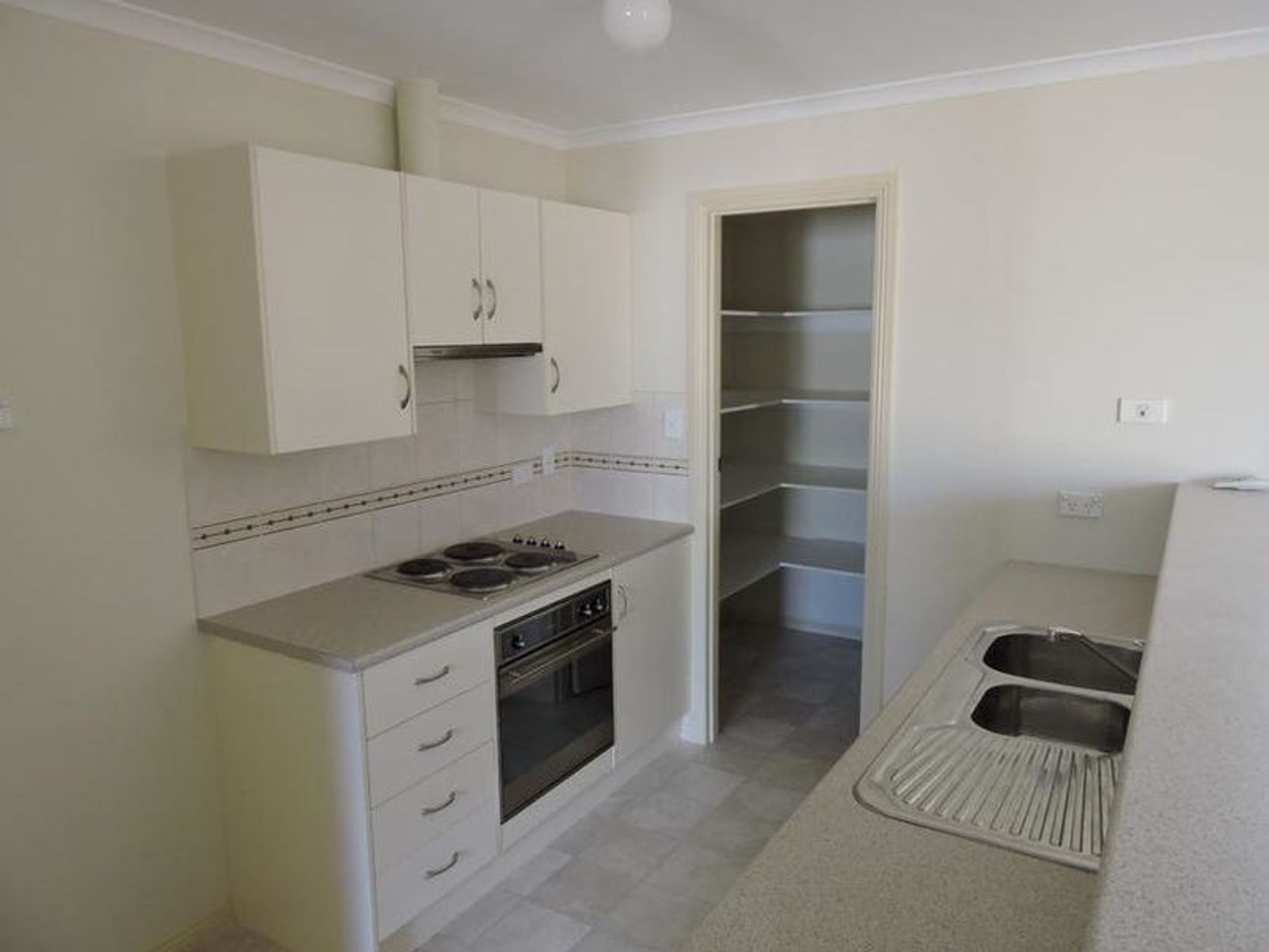 12 Lyric Close, Murray Bridge, SA 5253, Murray Bridge - Thumbnail 2