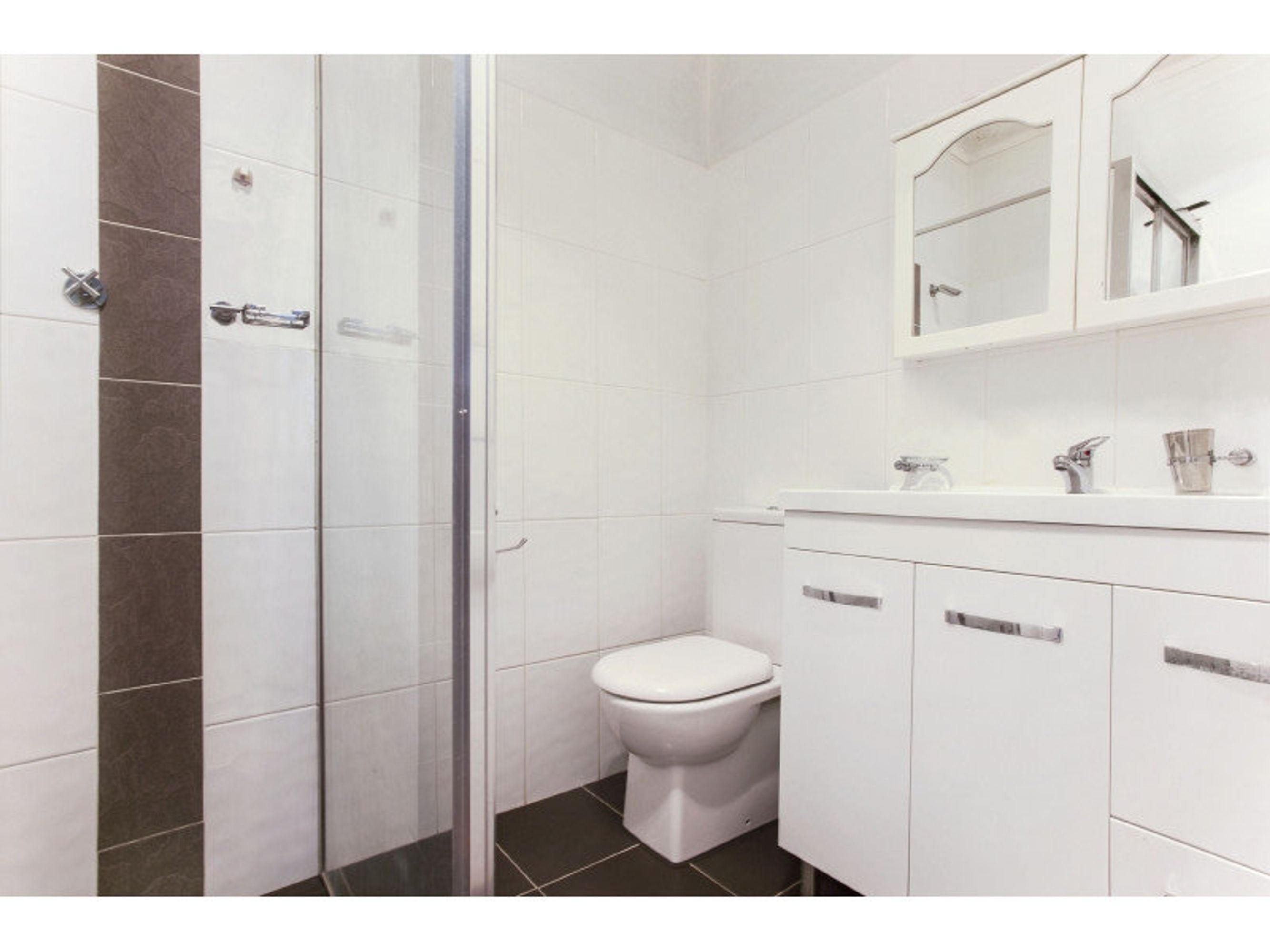 13 Roslyn Avenue, Brighton-Le-Sands, Brighton-Le-Sands - Thumbnail 8