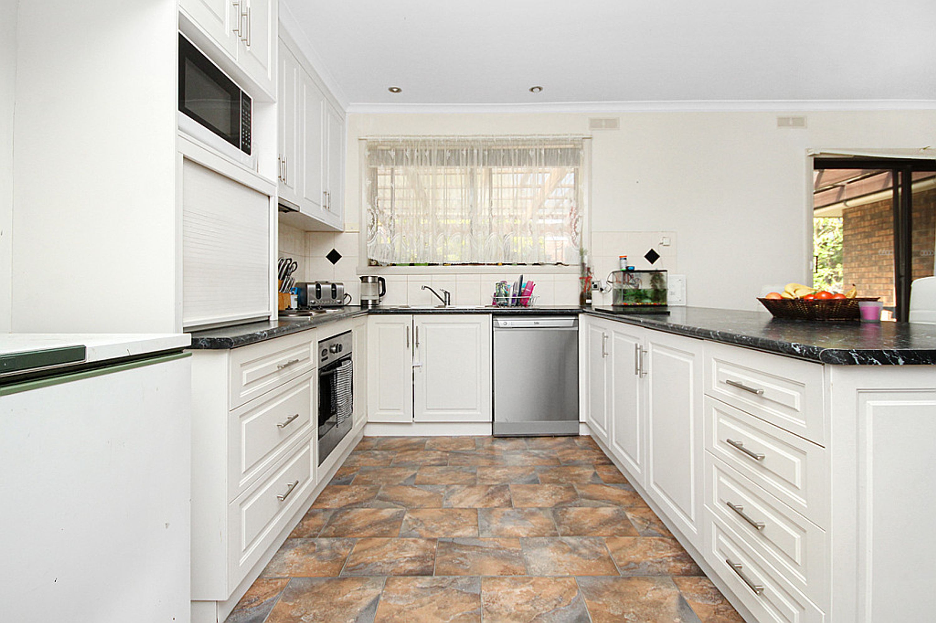 5 Morson Street, Horsham VIC 3400, Horsham - Thumbnail 2