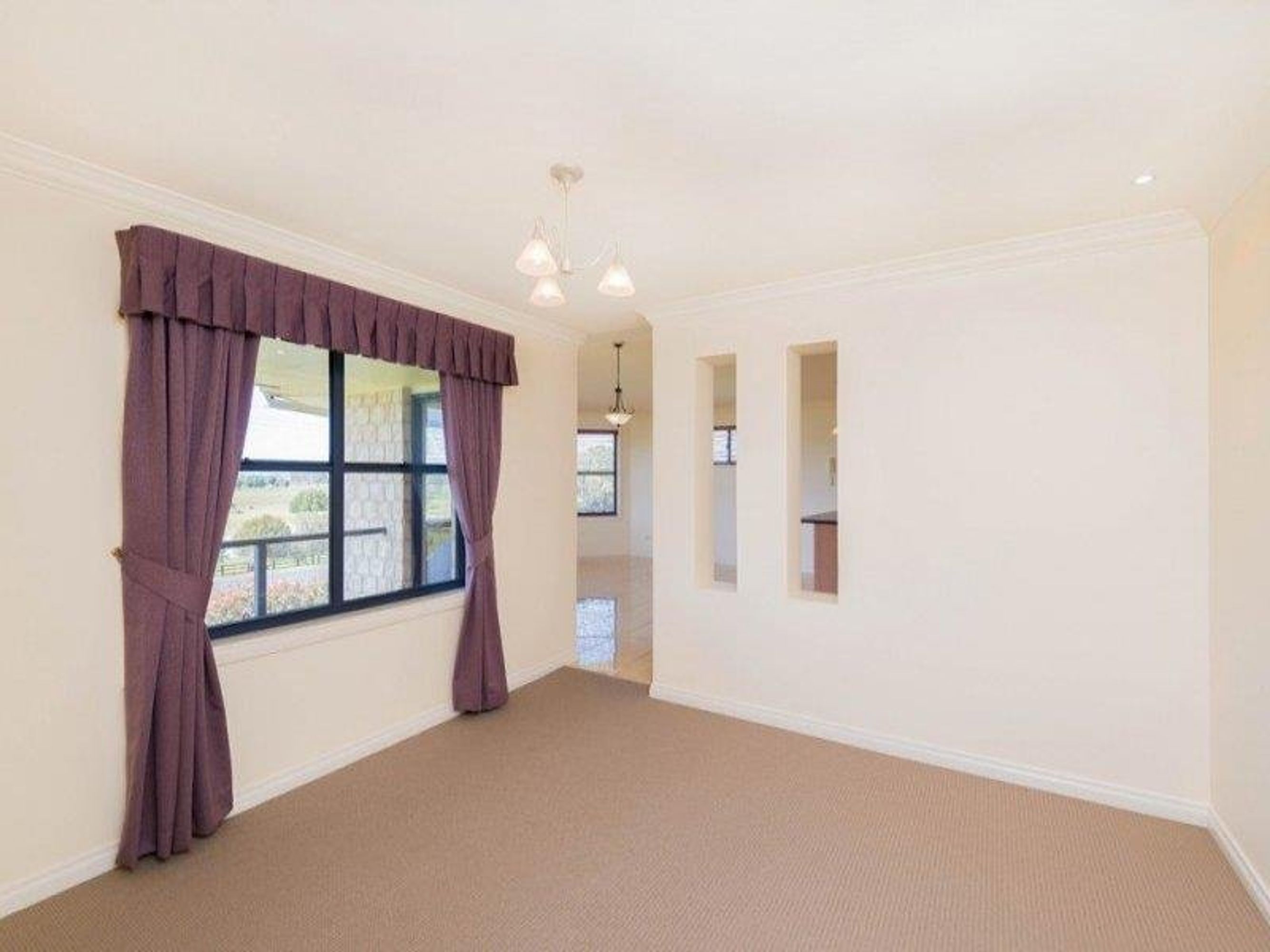 40 Martin Crescent, Junction Hill - Thumbnail 8