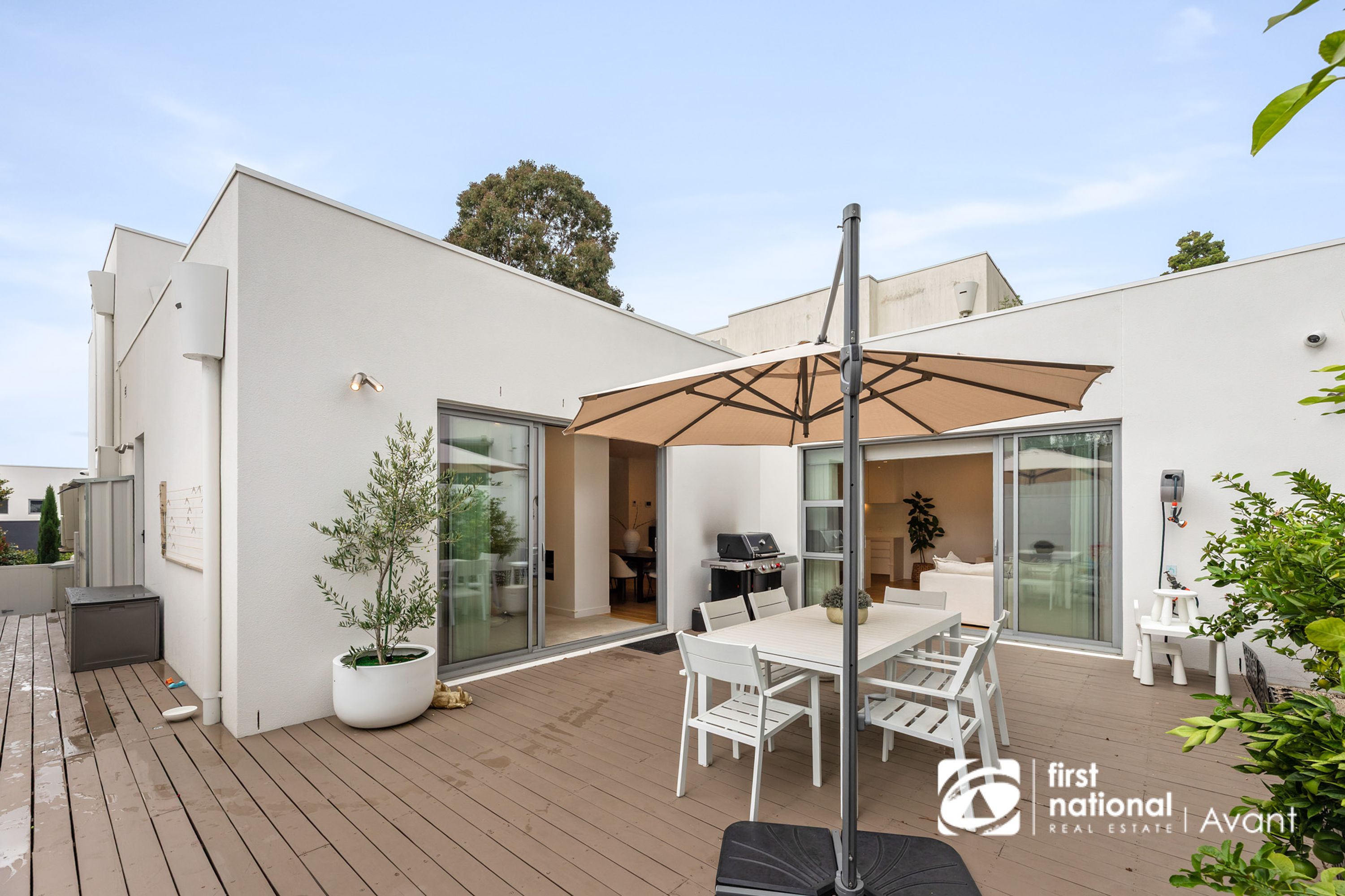 10 Linnaker Place, Kew - Thumbnail 3