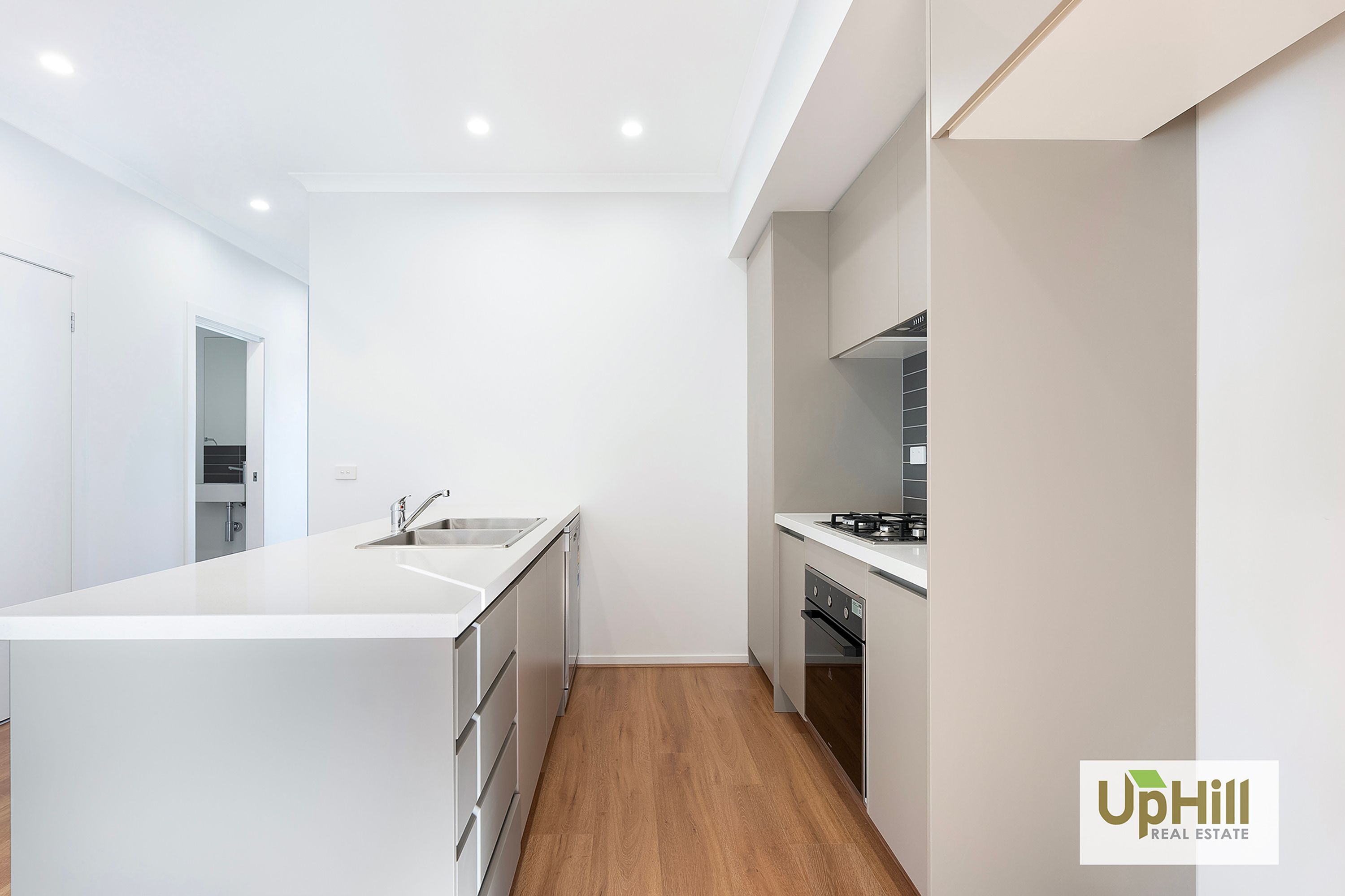 77 Plymouth Boulevard, Clyde North - Thumbnail 5