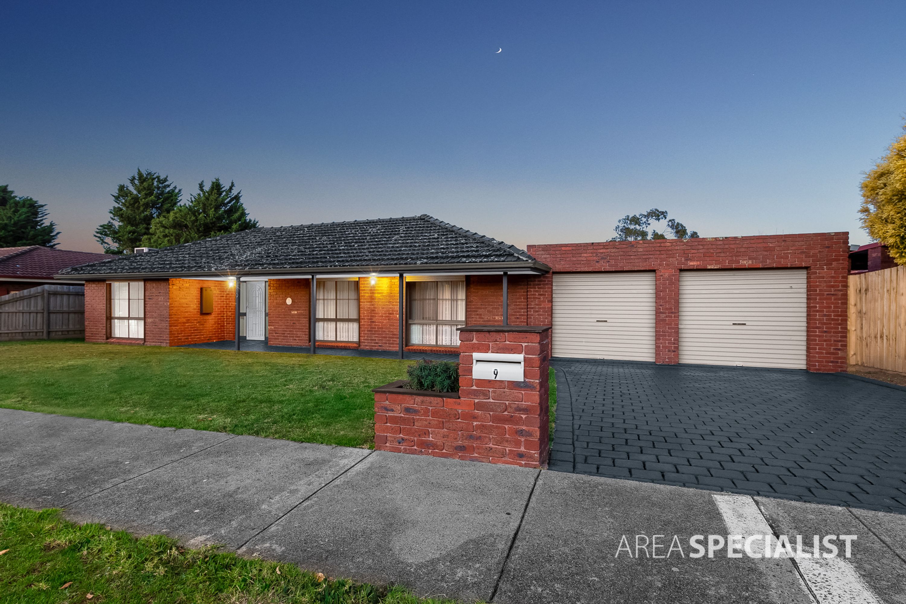 9 Guildford Court, Keilor Downs VIC 3038, Keilor Downs - Thumbnail 2