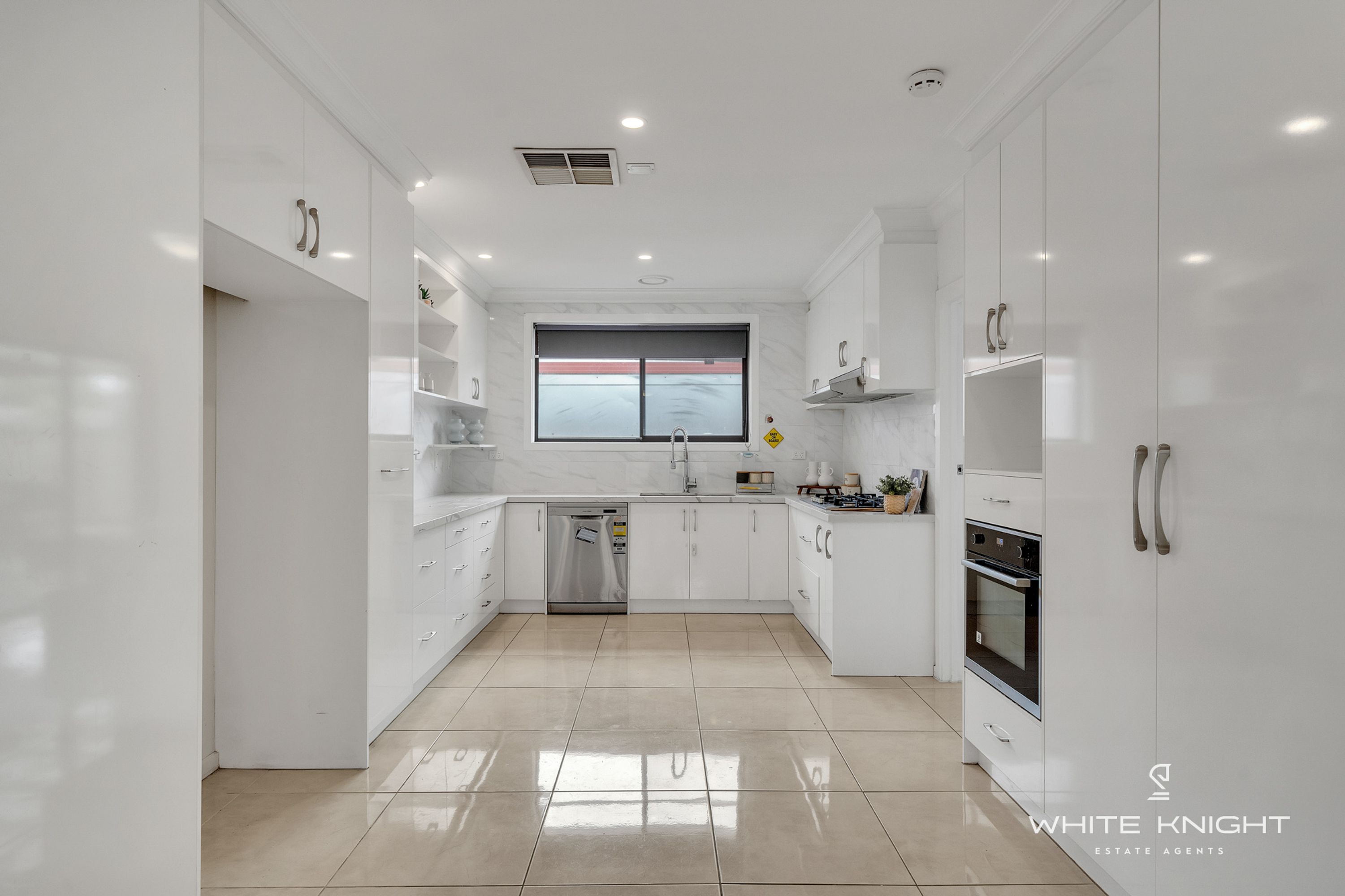 16 MARSHALL AVENUE, St Albans VIC 3021, St Albans - Thumbnail 2