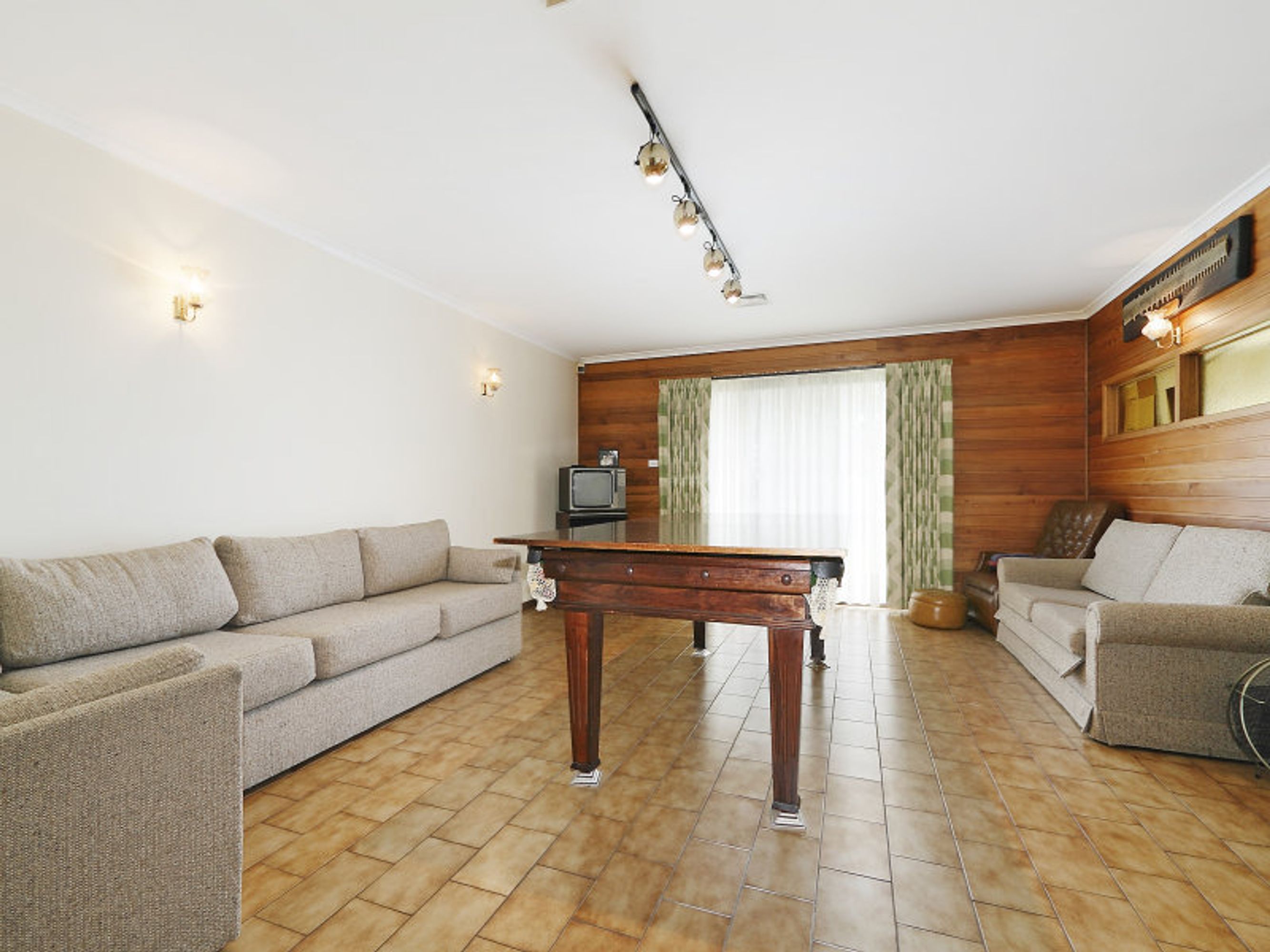 68 Sharon Road, Springvale South - Thumbnail 3