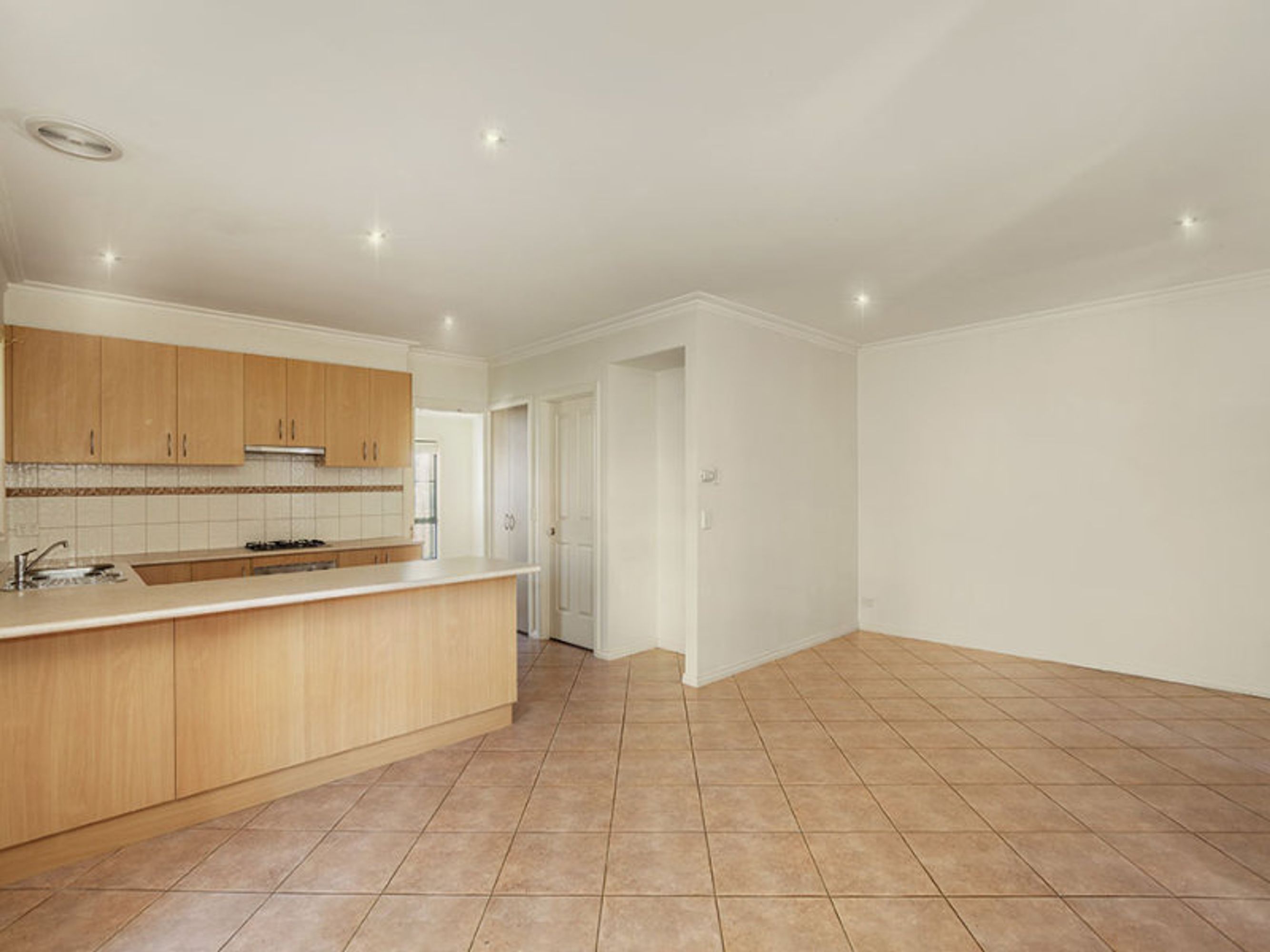 1/10 Edwards Road, Werribee, VIC 3030, Werribee - Thumbnail 4