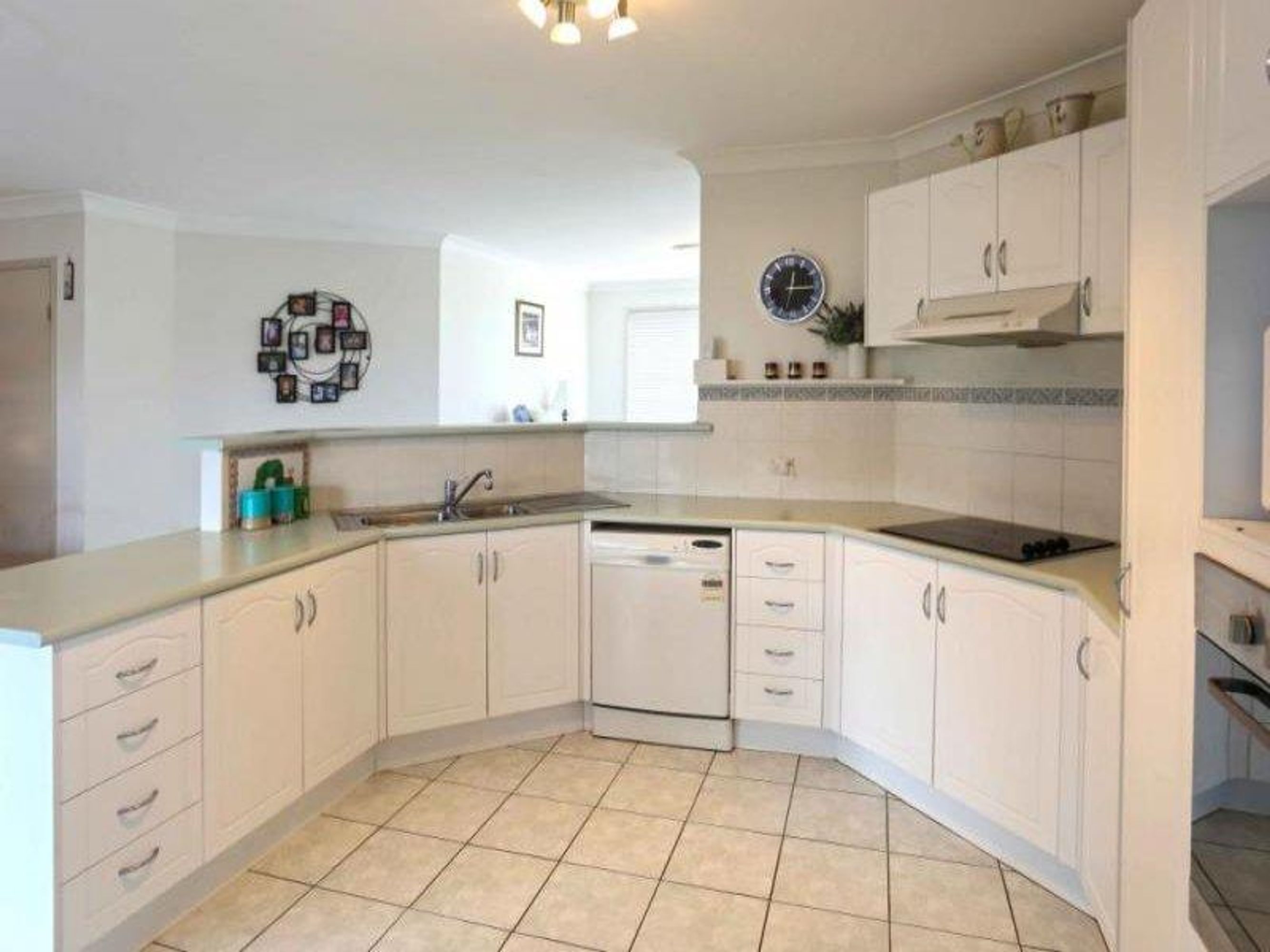 13 Martin Crescent, Junction Hill - Thumbnail 3