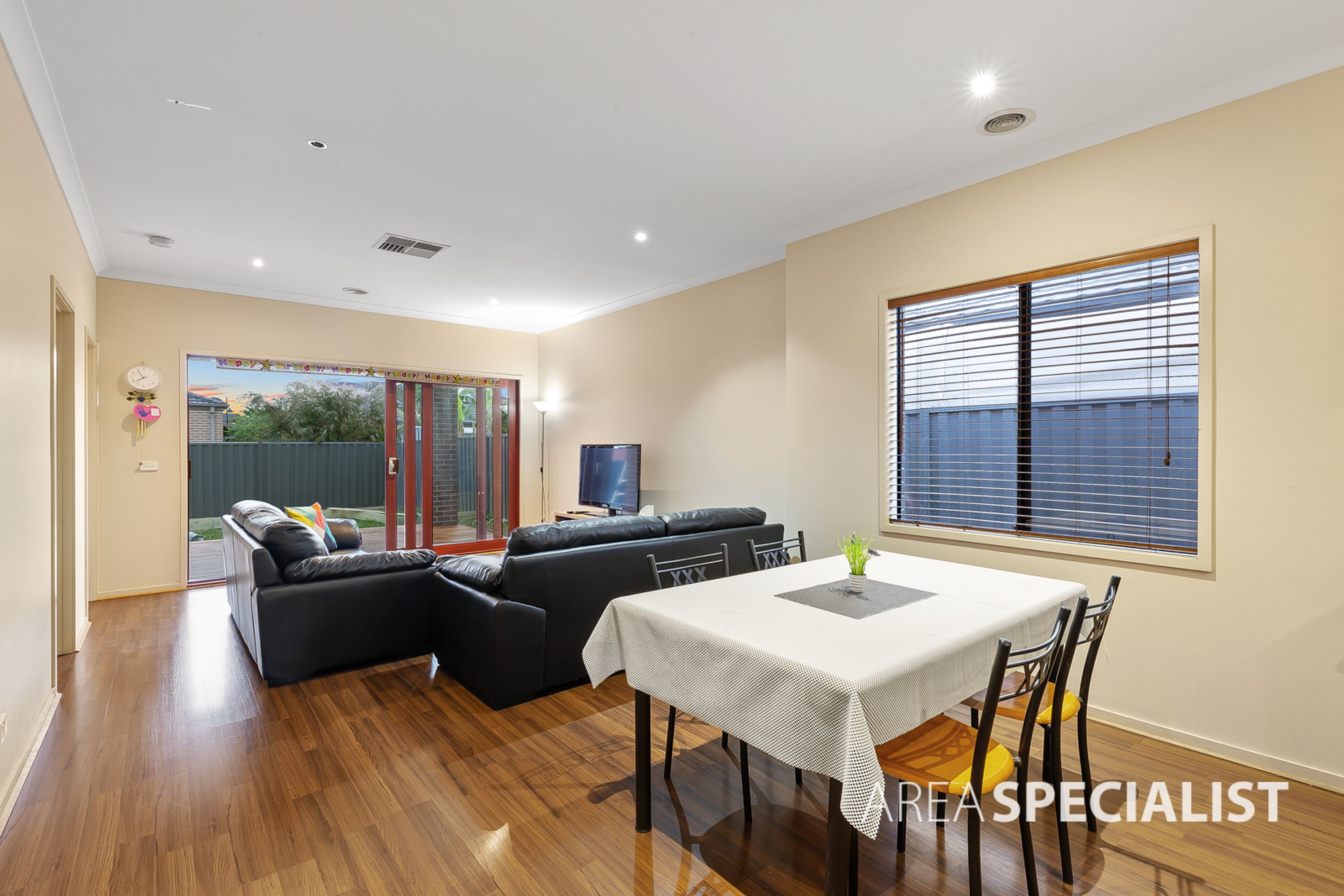 23 Black Range Avenue, Craigieburn VIC 3064, Craigieburn - Thumbnail 5