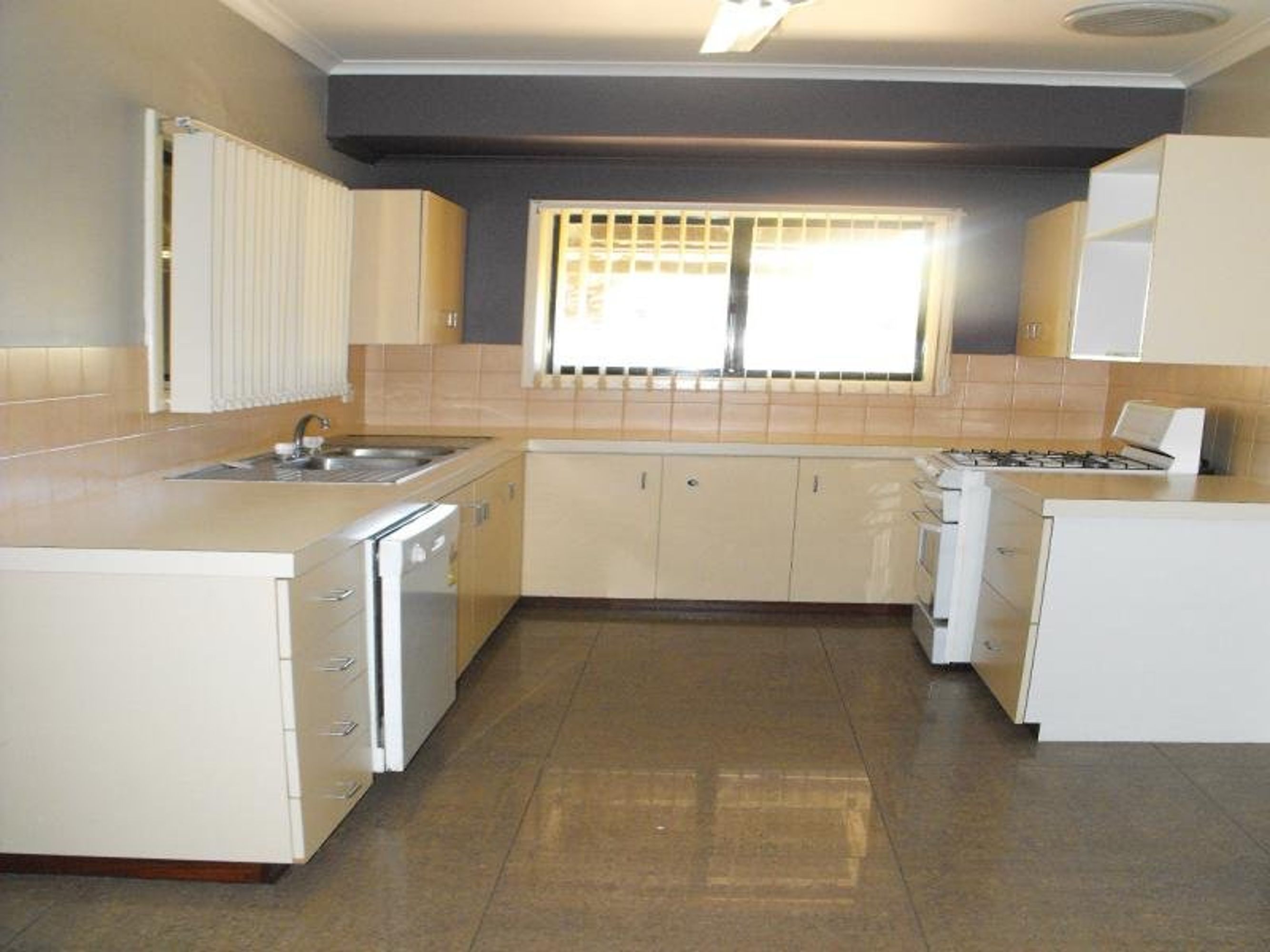 4 Gascoyne Court, South Hedland, WA 6722, South Hedland - Thumbnail 8