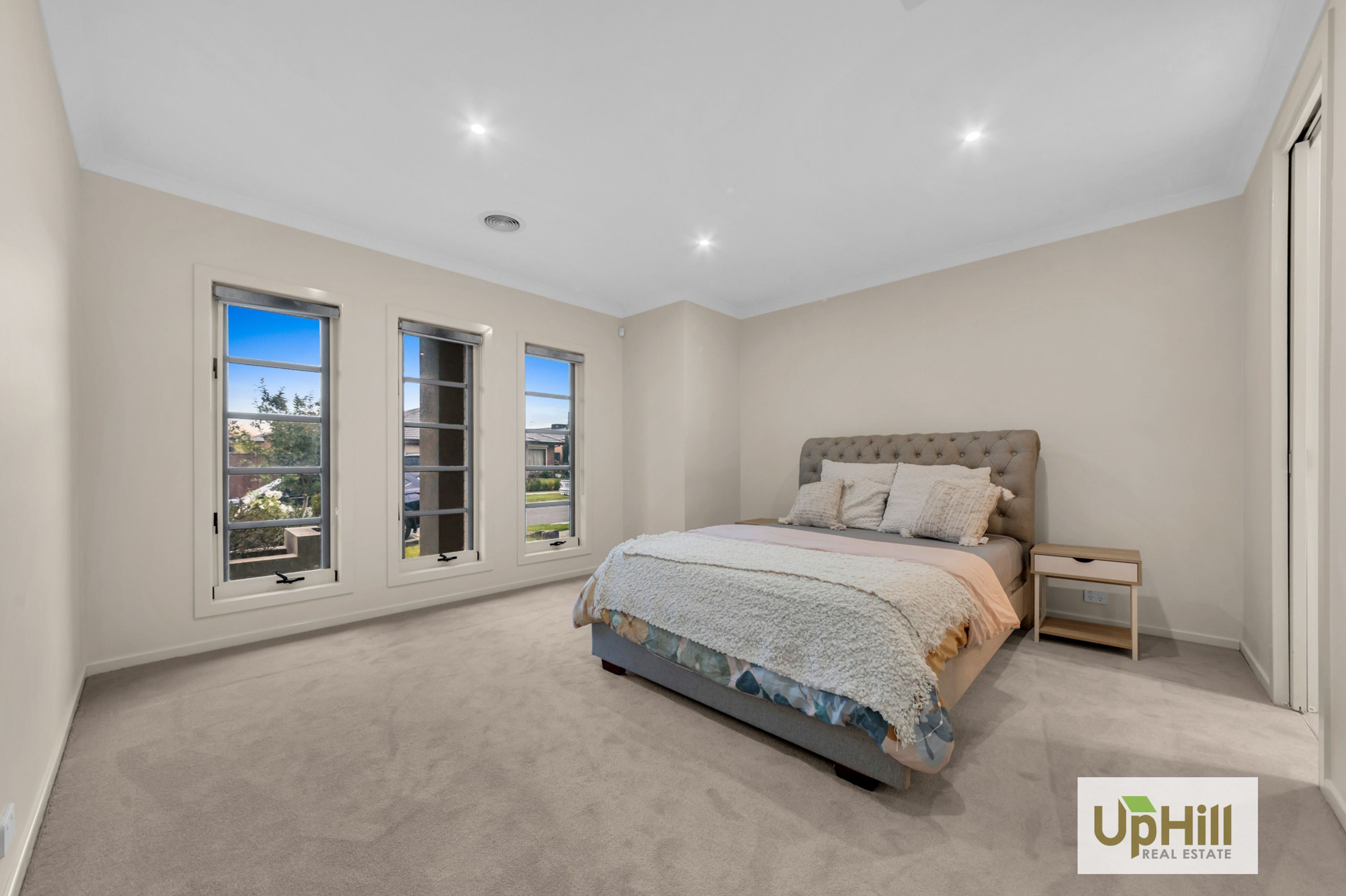 71 Moxham Drive, Clyde North - Thumbnail 4