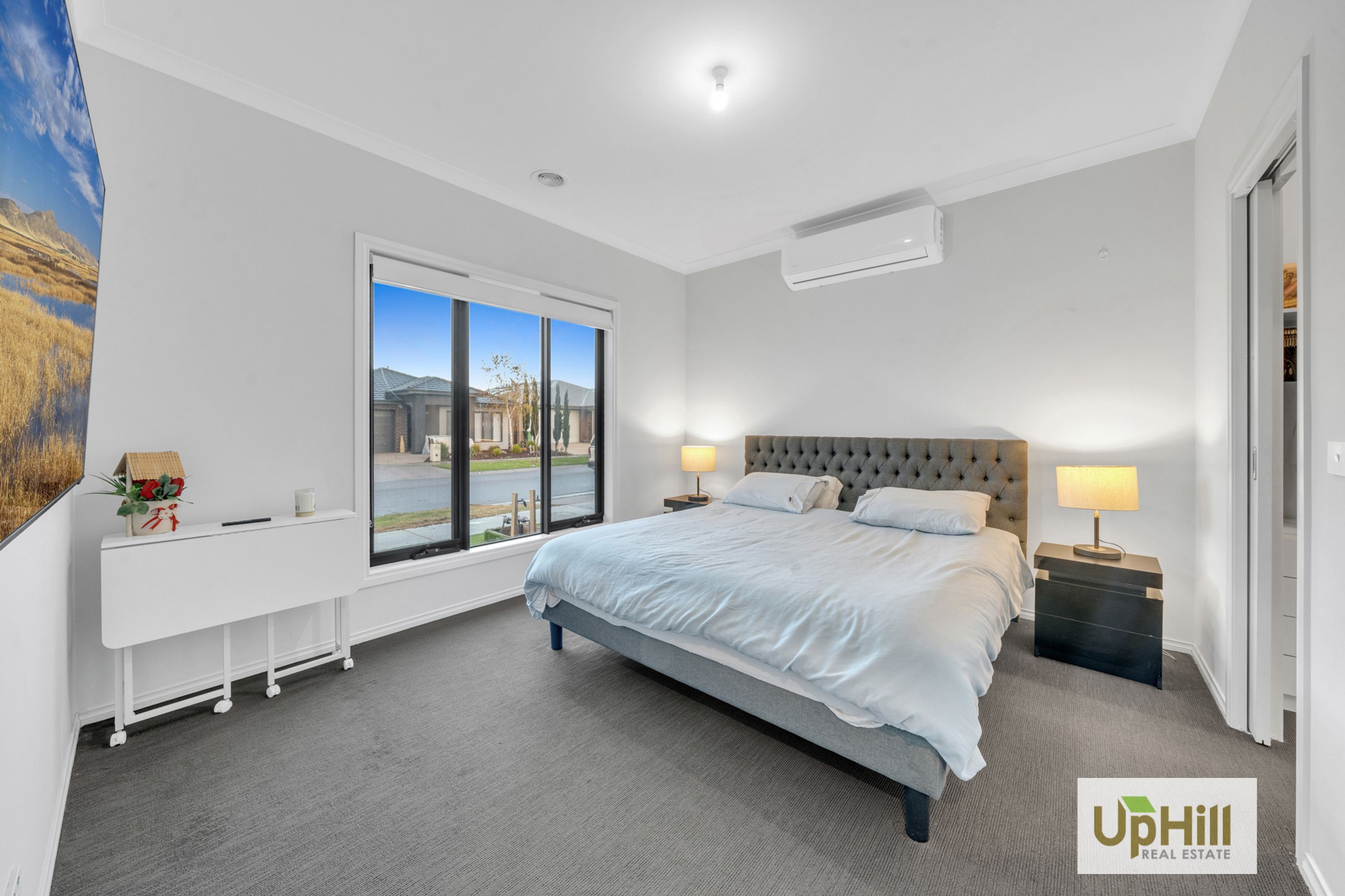 70 Pobblebonk Crescent, Clyde North - Thumbnail 2