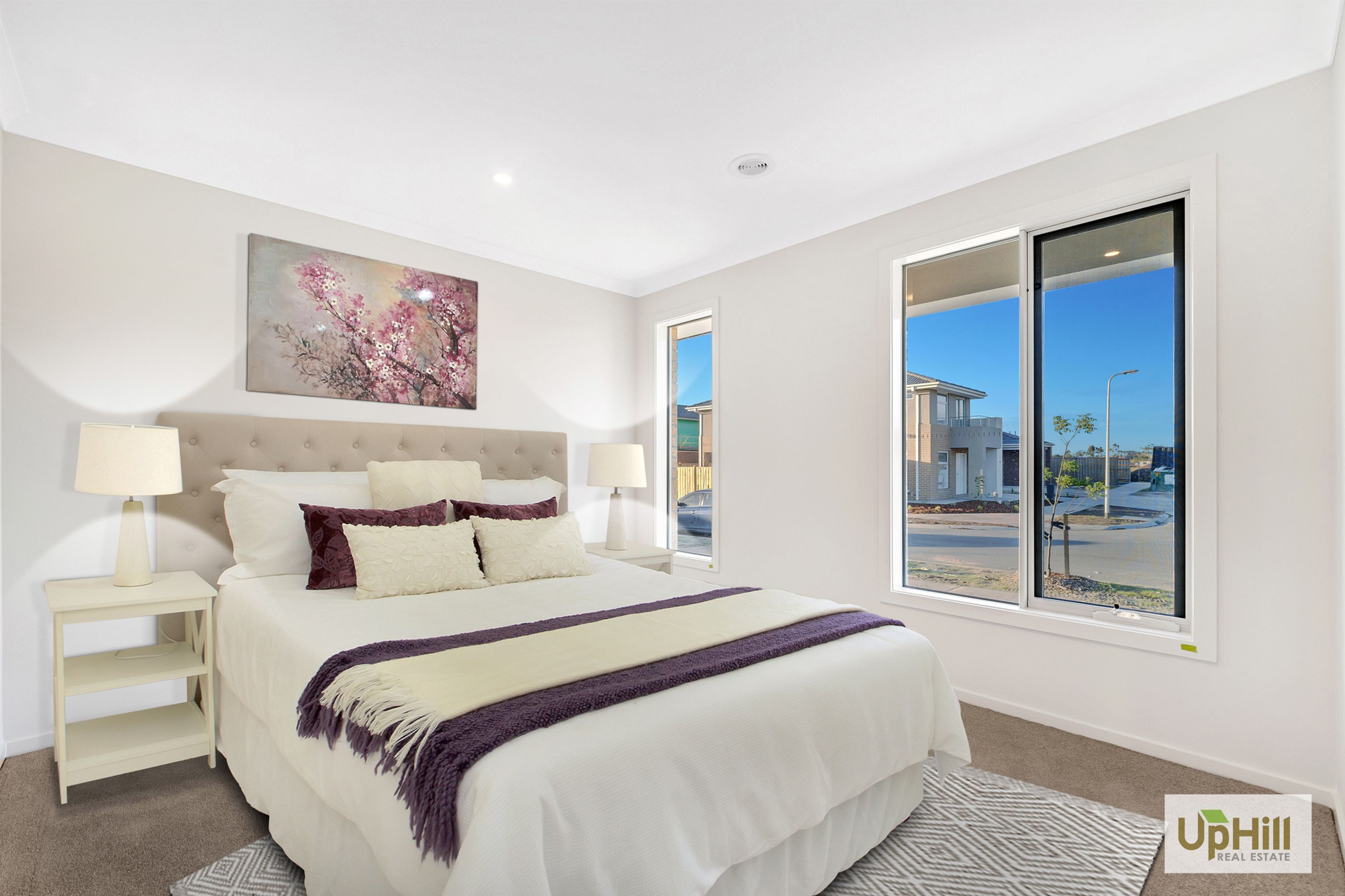34 SHULZE DRIVE, Clyde North - Thumbnail 2