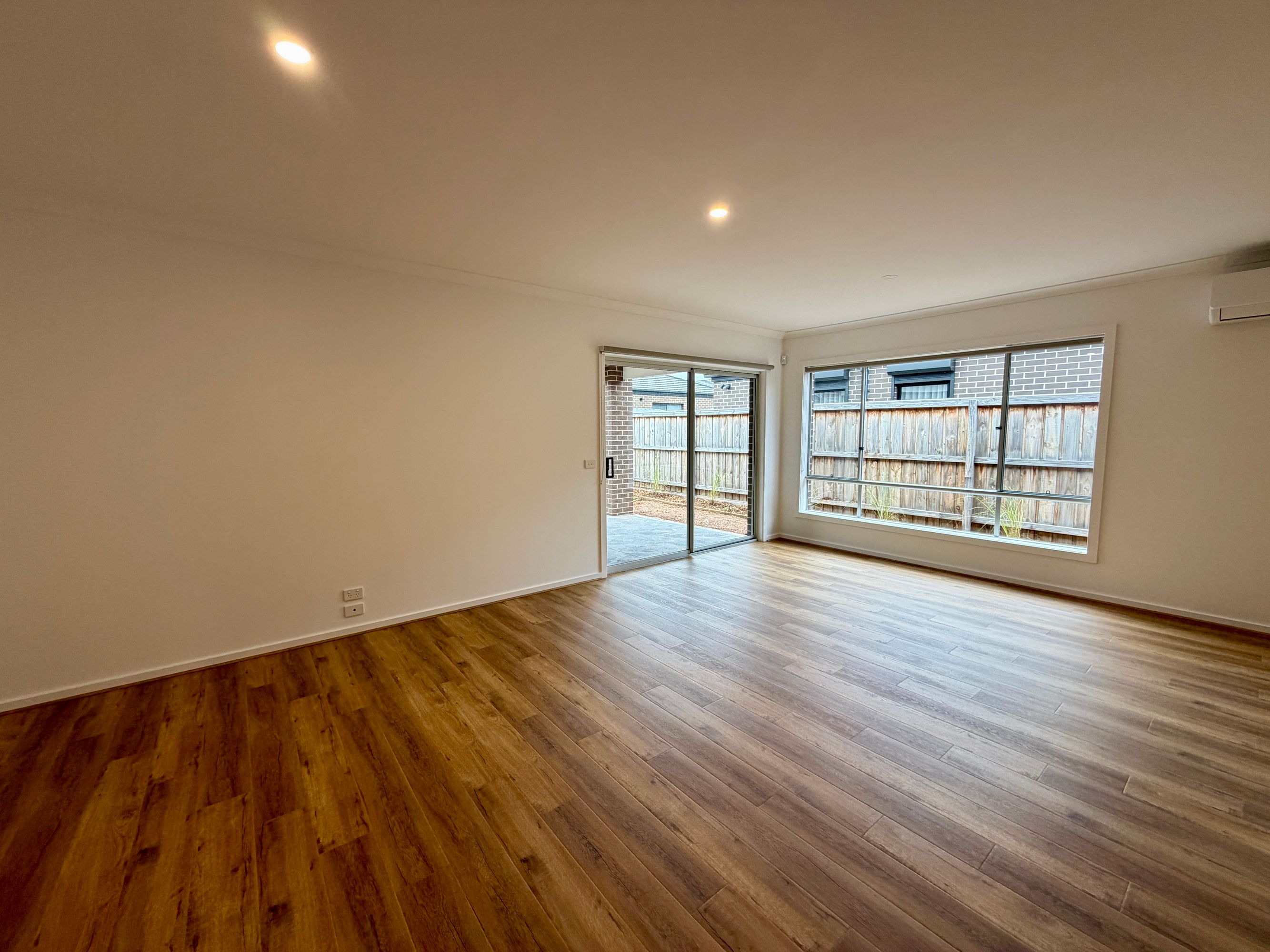 29 Maradona Boulevard, Deanside - Thumbnail 3