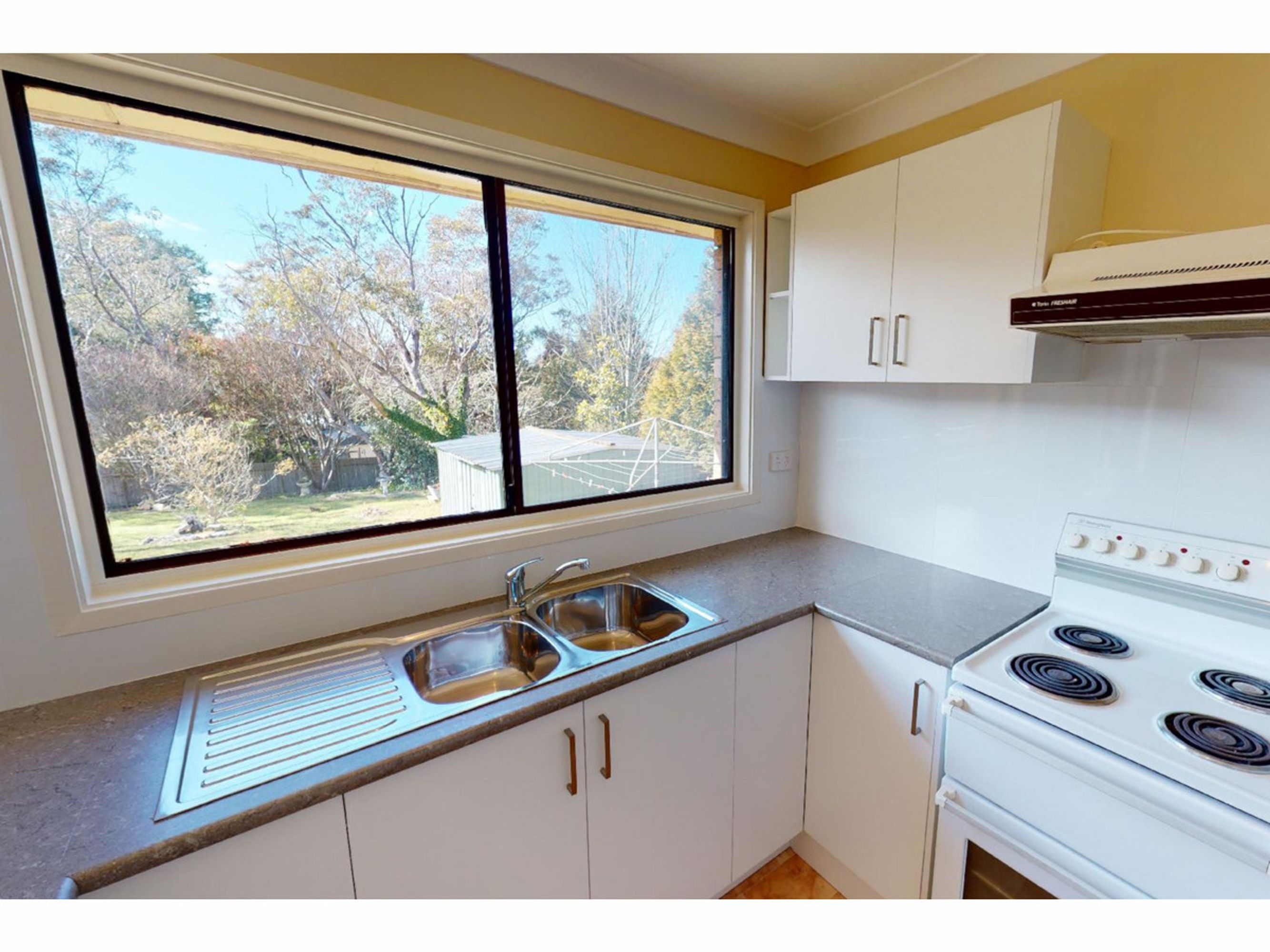 230 Blaxland Road, Wentworth Falls - Thumbnail 6