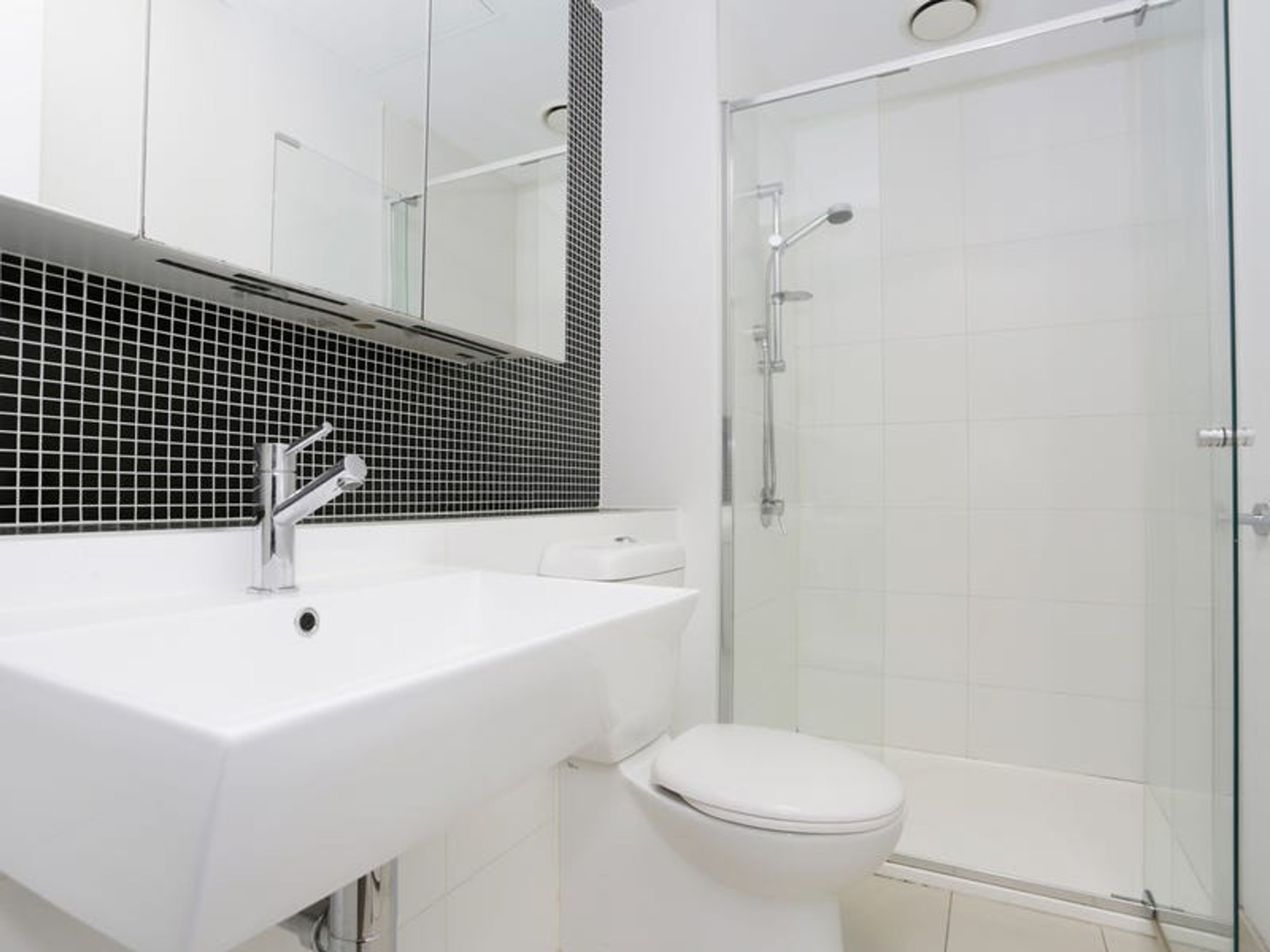 Address Withheld, Melbourne - Thumbnail 8