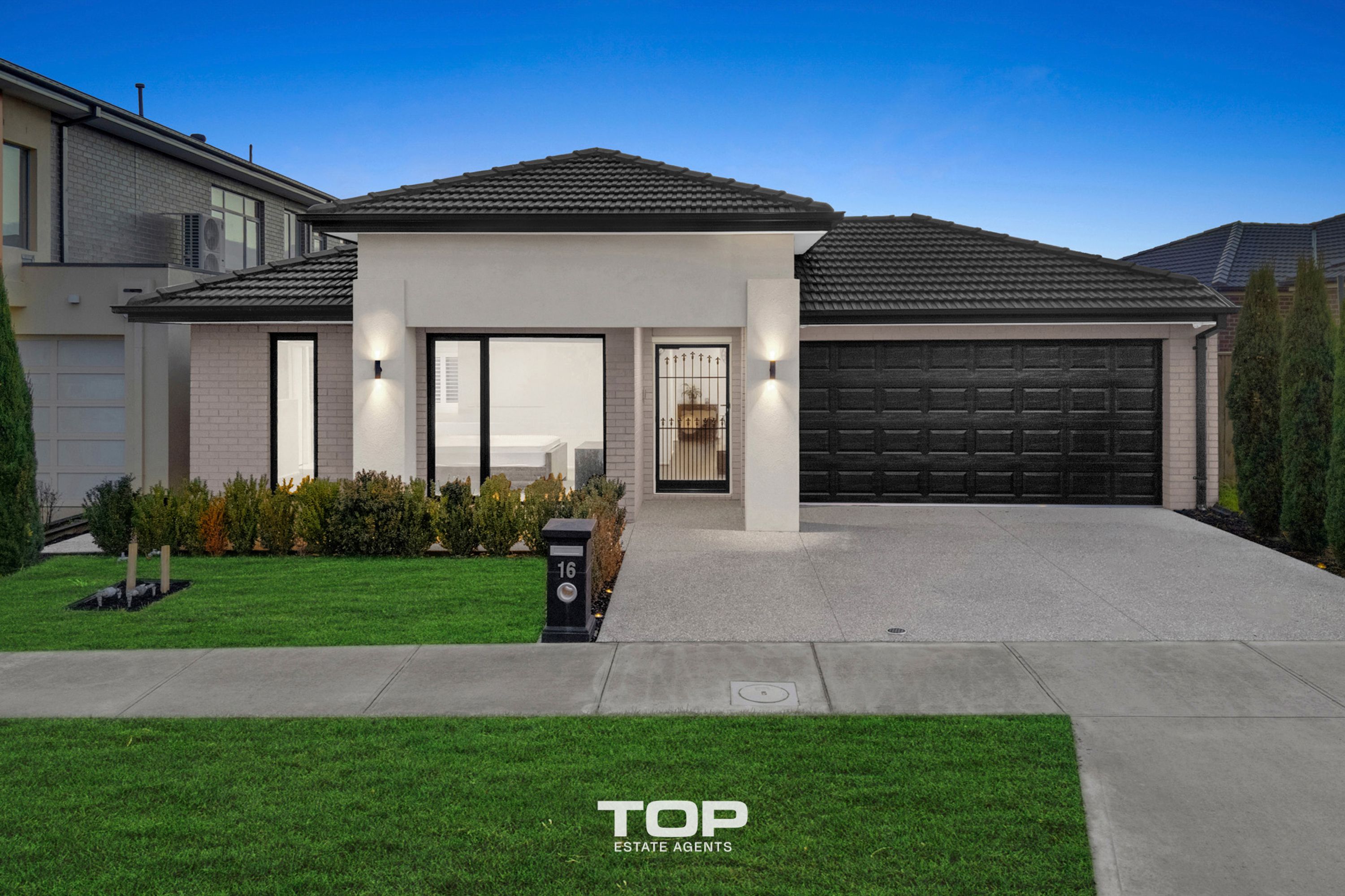 16 Dolomite Boulevard, Clyde North - Thumbnail 2