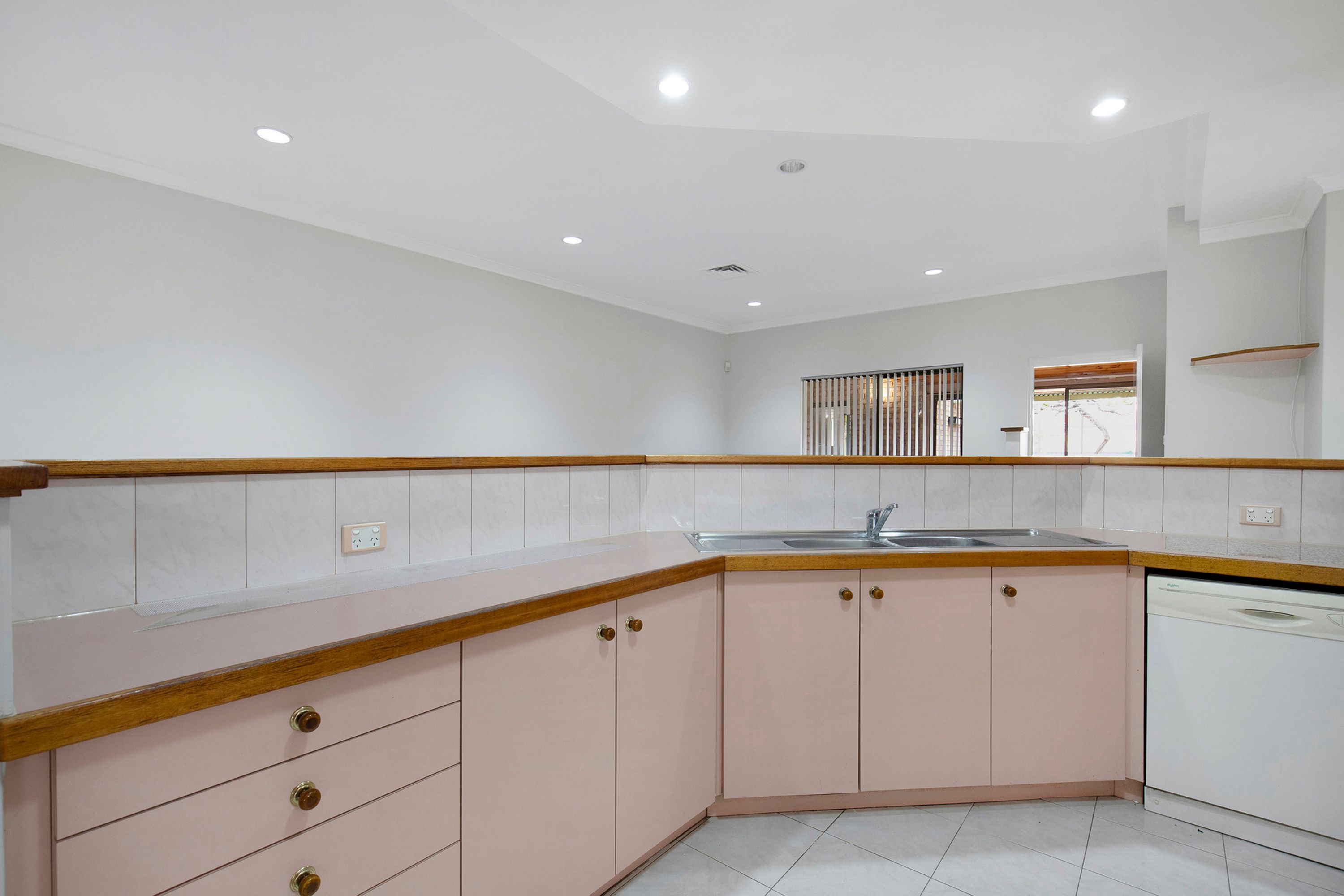 52 Stockman Way, Cannington, Cannington - Thumbnail 3