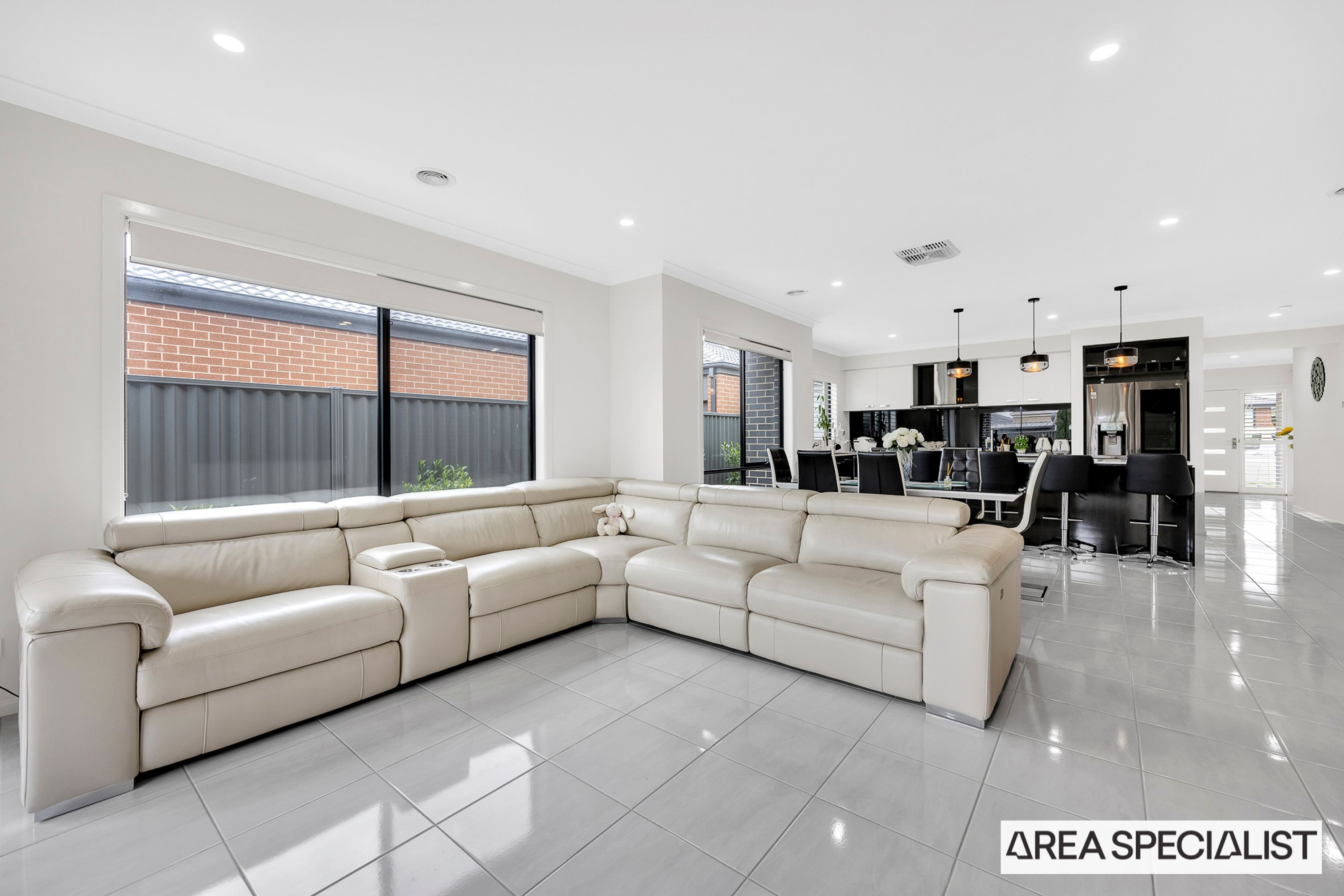 3 Canmore Street, Werribee, Werribee - Thumbnail 4