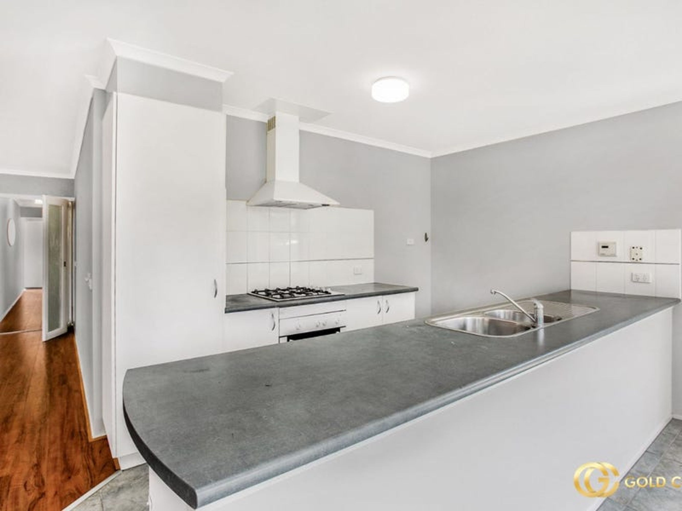 12 Houndsforth Street, Cranbourne East - Thumbnail 7