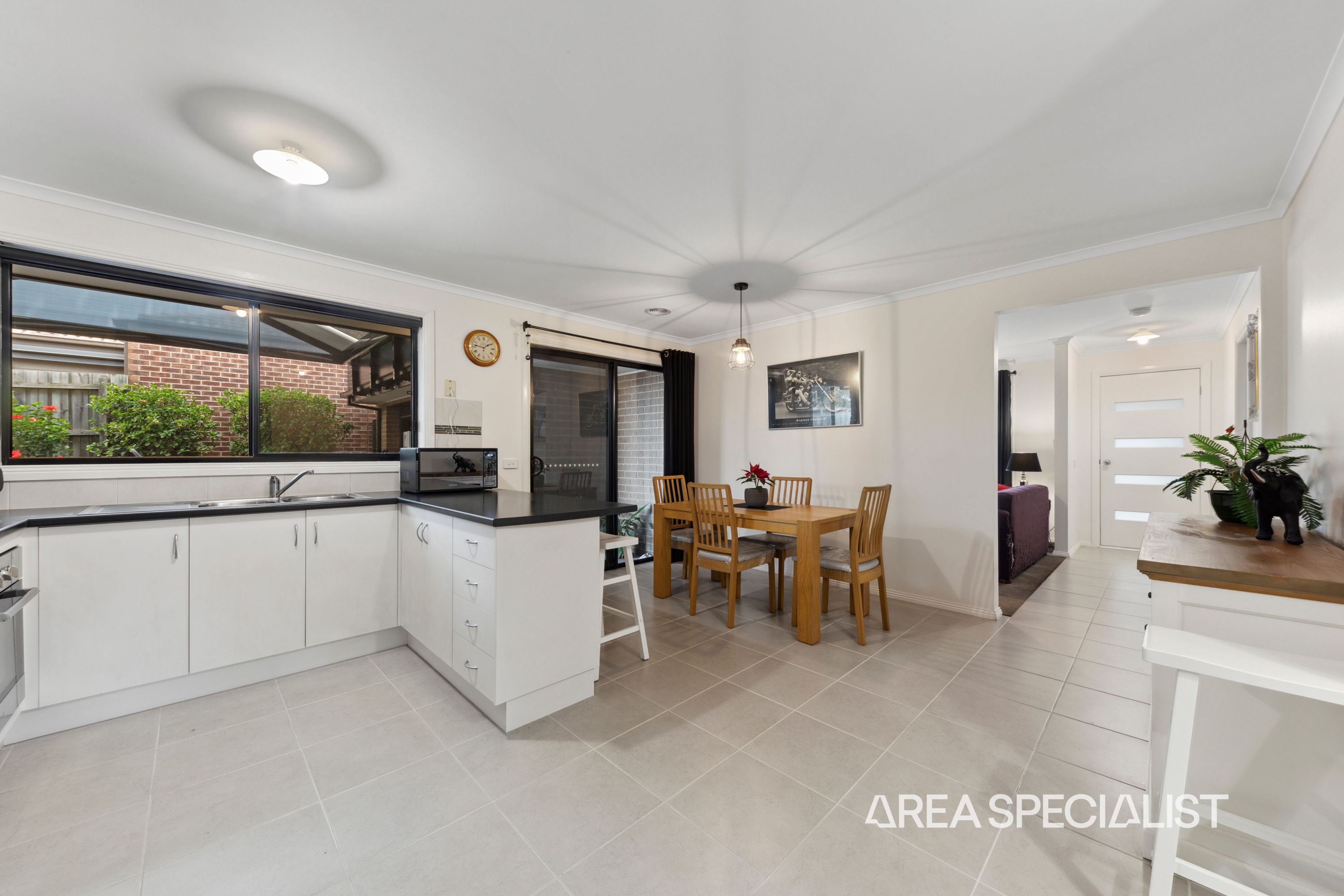 10 Doonie Way, Pakenham - Thumbnail 4