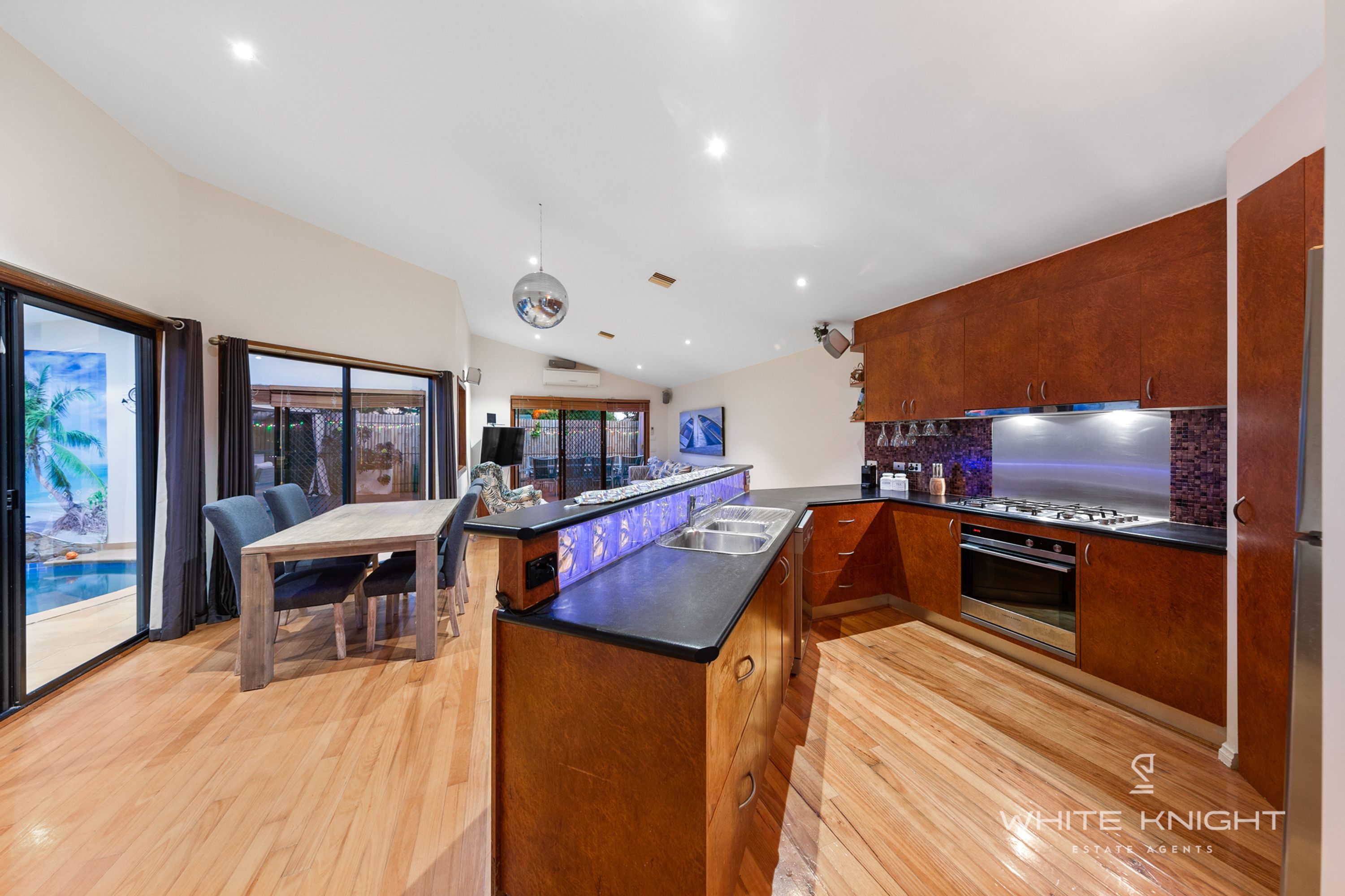 13 Bendigo Circuit, Caroline Springs VIC 3023, Caroline Springs - Thumbnail 3